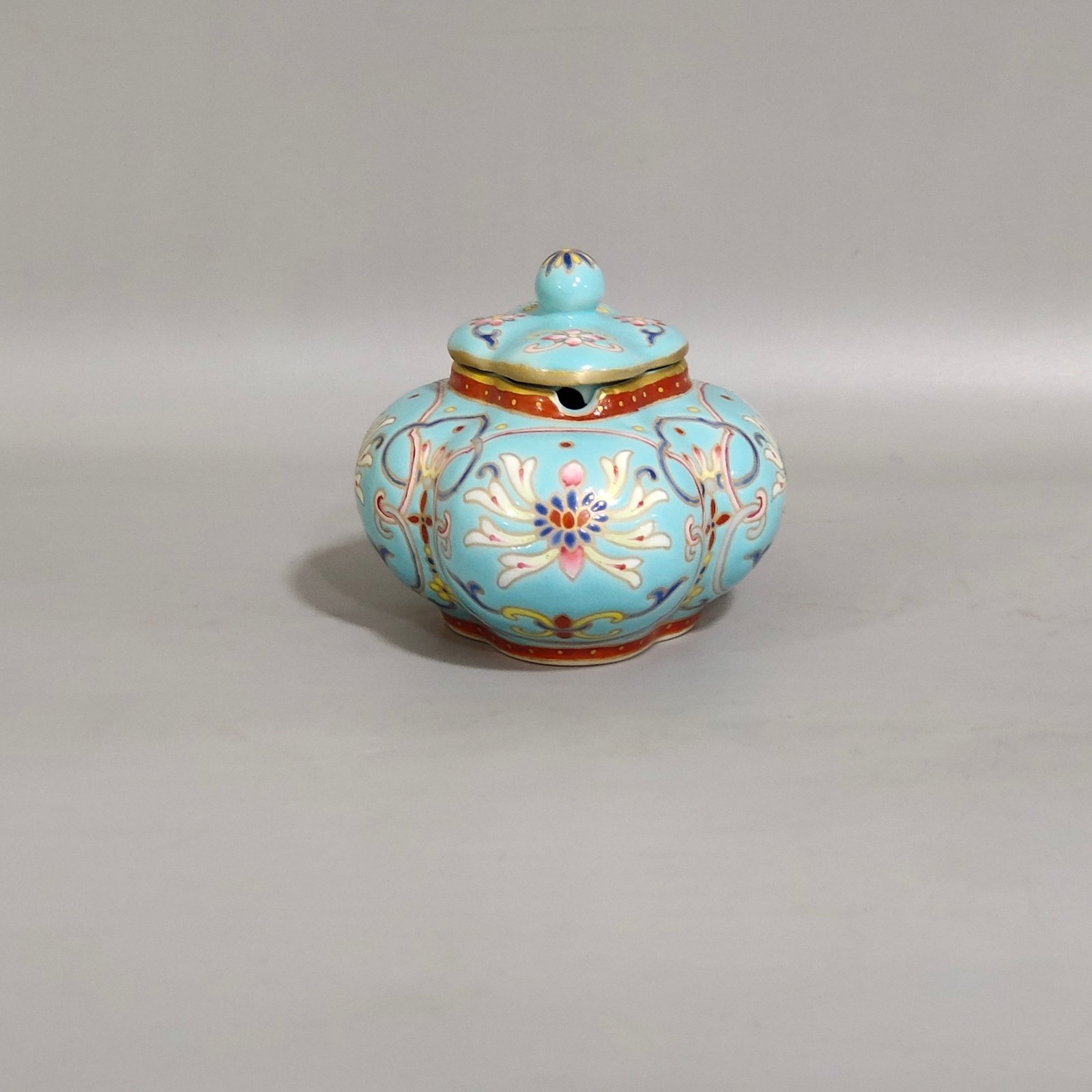 Qing Dynasty Jiaqing Turquoise Water Bowl