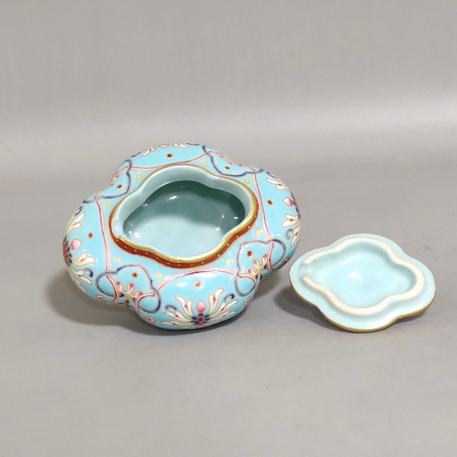 Qing Dynasty Jiaqing Turquoise Water Bowl