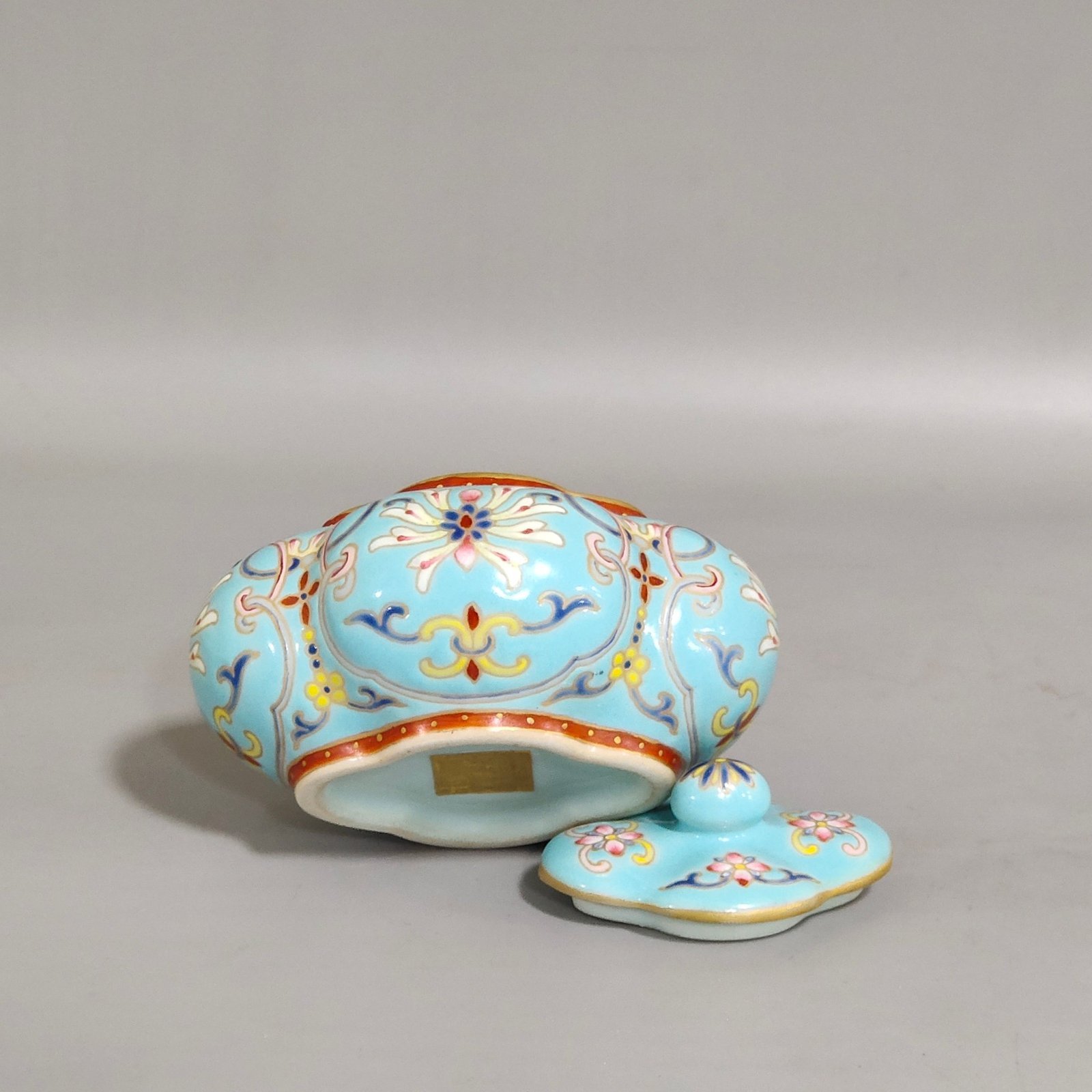 Qing Dynasty Jiaqing Turquoise Water Bowl