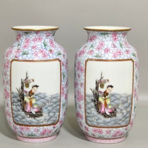 Qing Dynasty Jiaqing Plum Blossom Bamboo Window Mushroom and Longevity Lantern Vase