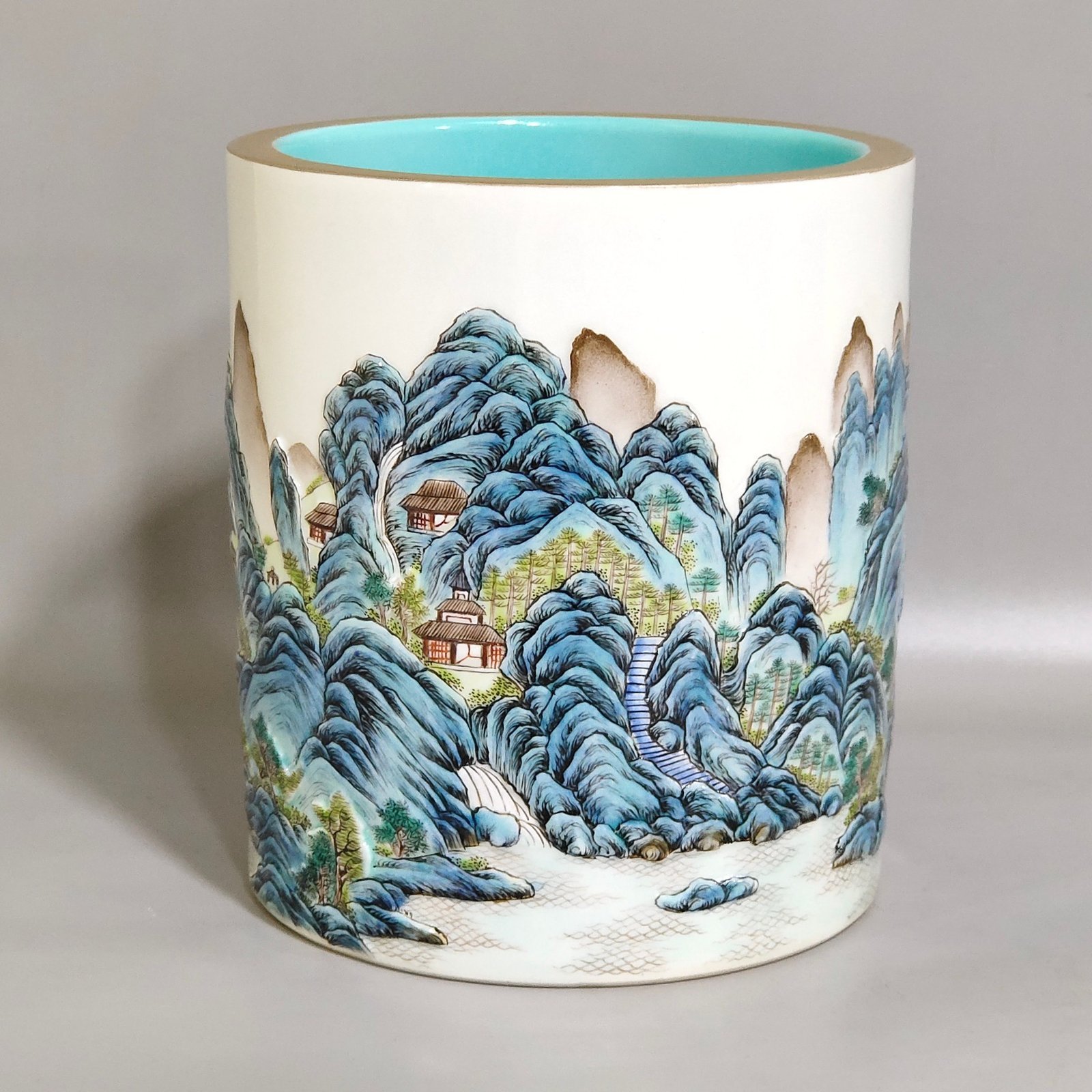 Qing Dynasty Jiaqing relief landscape pen holder