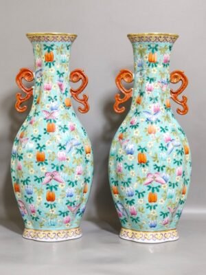 Qing Dynasty Jiaqing melon-and-butterfly amphorae