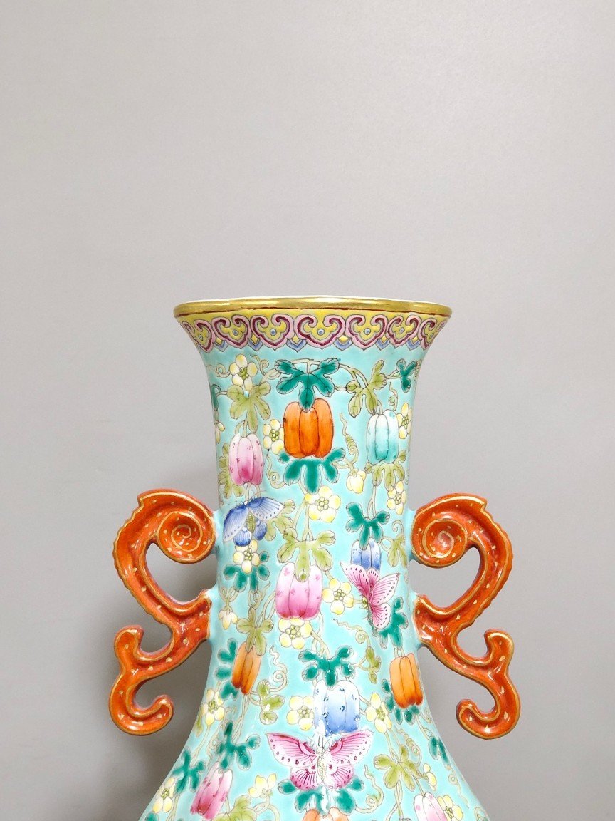 Qing Dynasty Jiaqing melon-and-butterfly amphorae