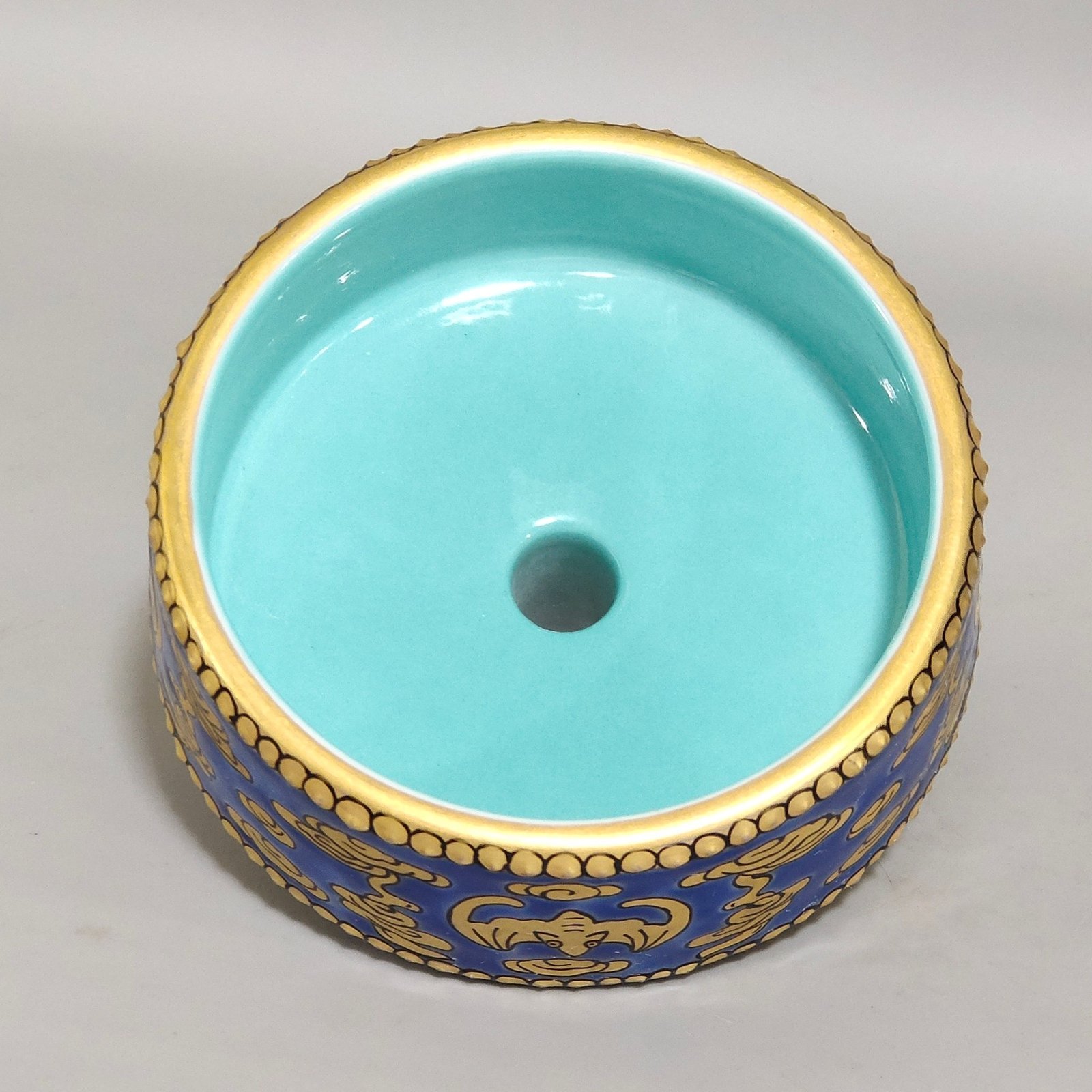 Qing Dynasty Jiaqing Festival Blue Painted Golden Dragon Pattern Spray Pot