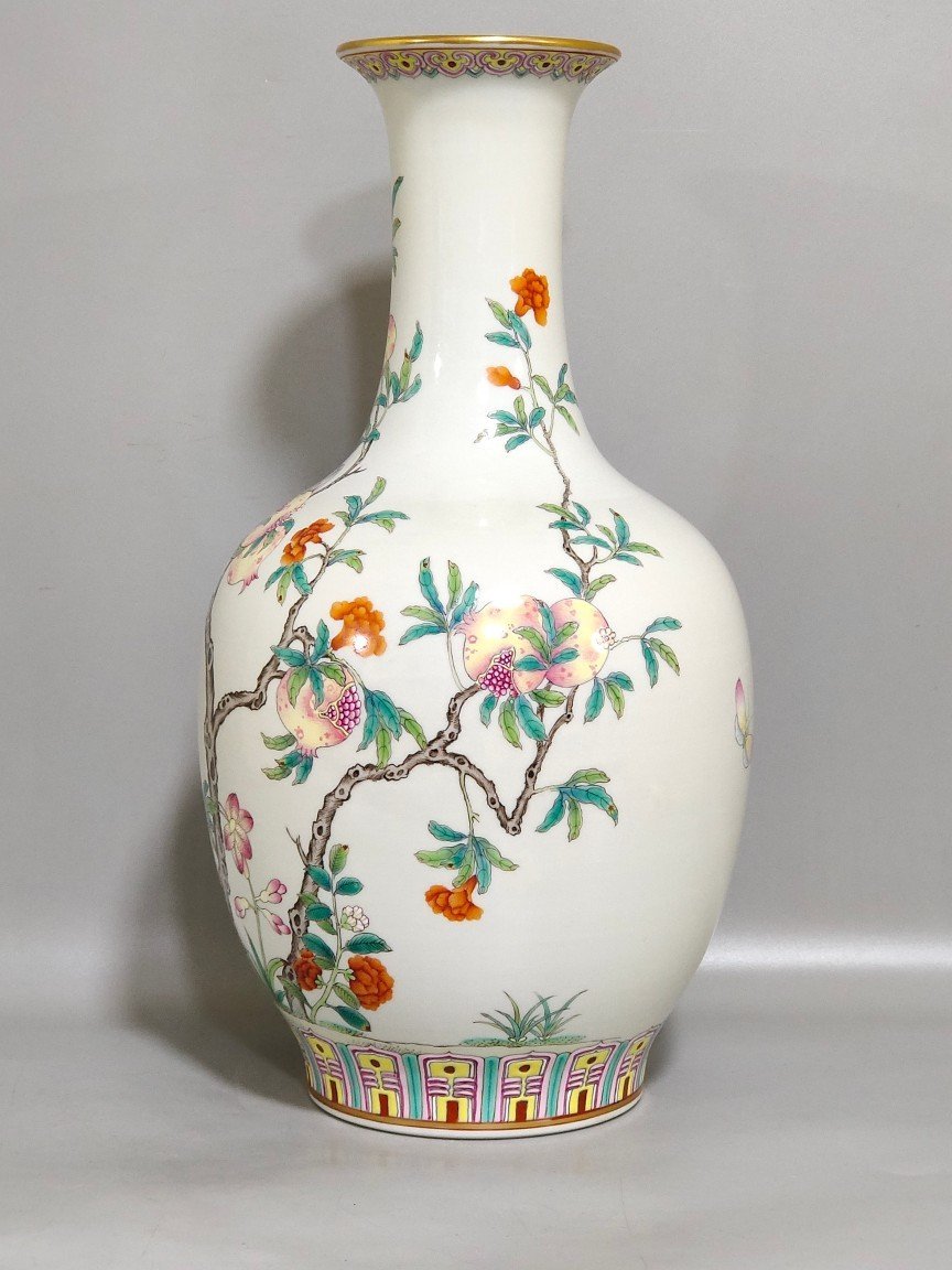 Qing Dynasty Jiaqing smiling mouth often opened bottle