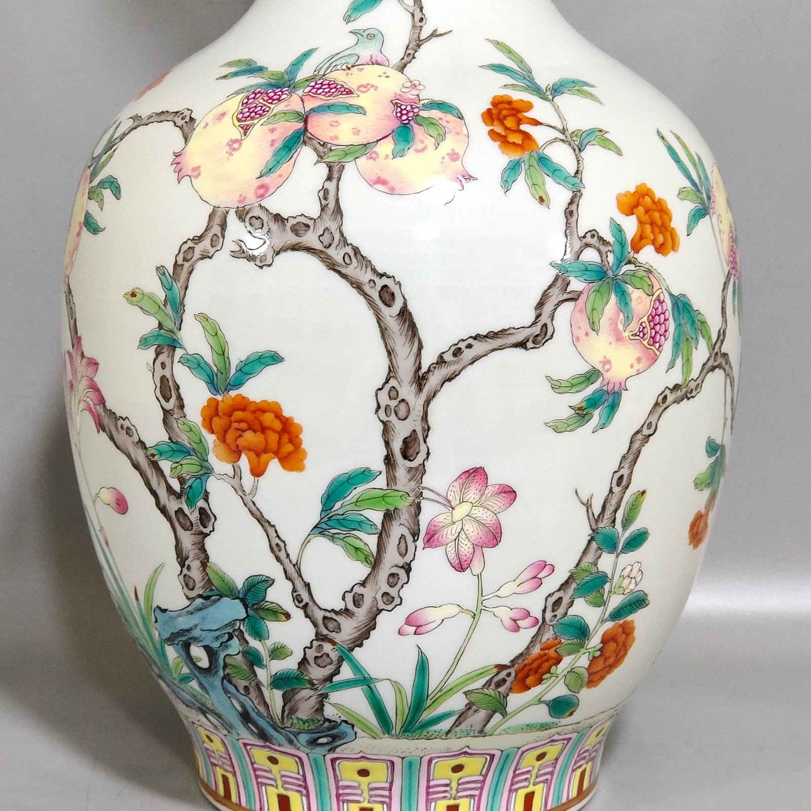 Qing Dynasty Jiaqing smiling mouth often opened bottle