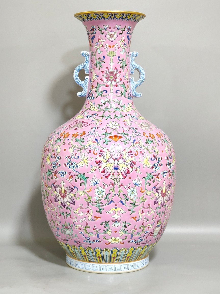 Qing Dynasty Jiaqing pink ground eight-treasure pattern blessing and longevity amphorae