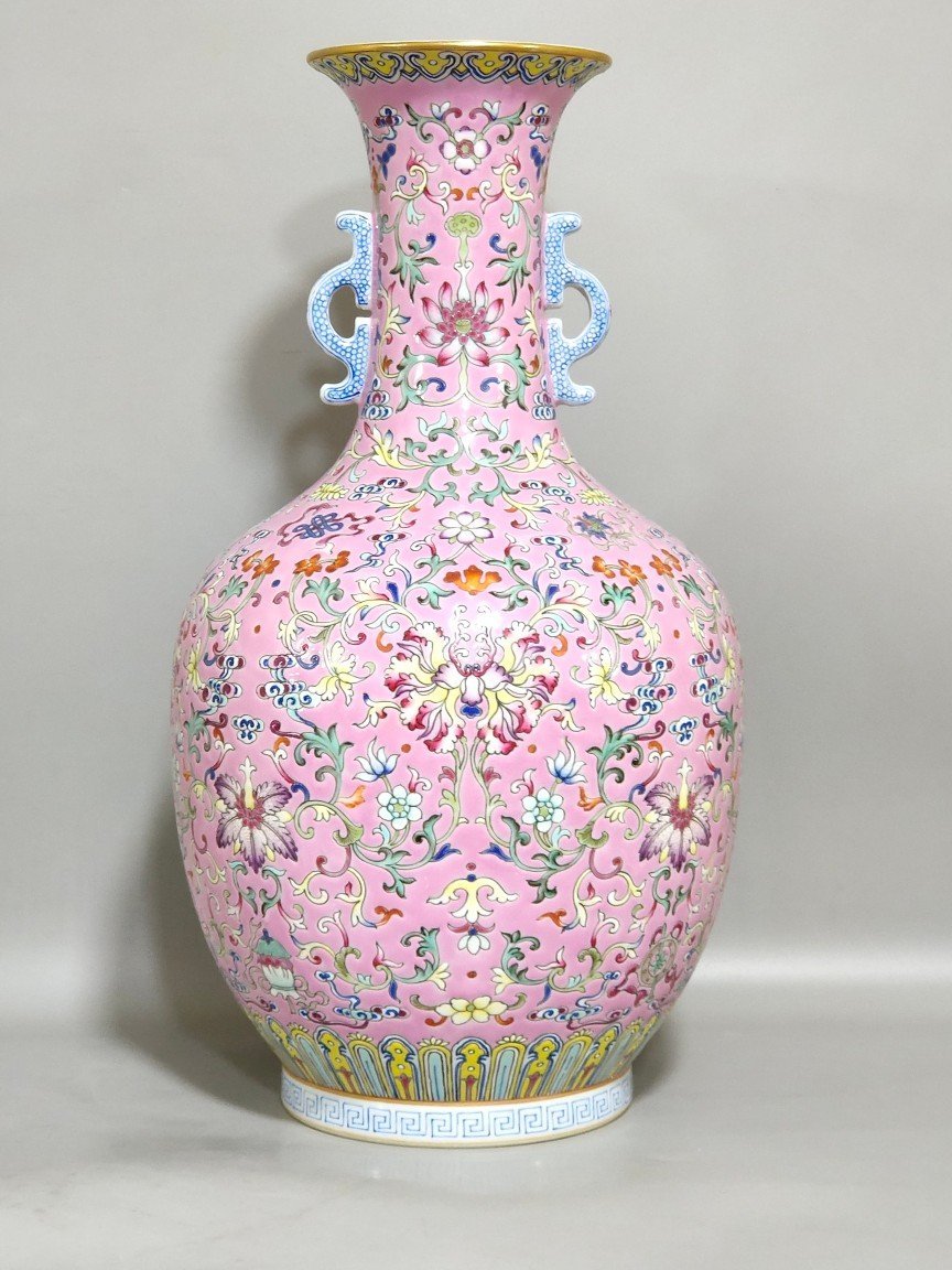 Qing Dynasty Jiaqing pink ground eight-treasure pattern blessing and longevity amphorae