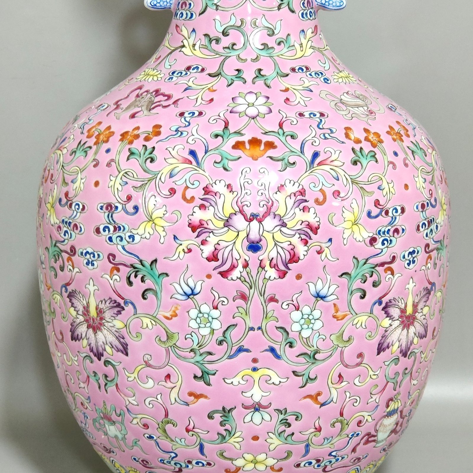 Qing Dynasty Jiaqing pink ground eight-treasure pattern blessing and longevity amphorae