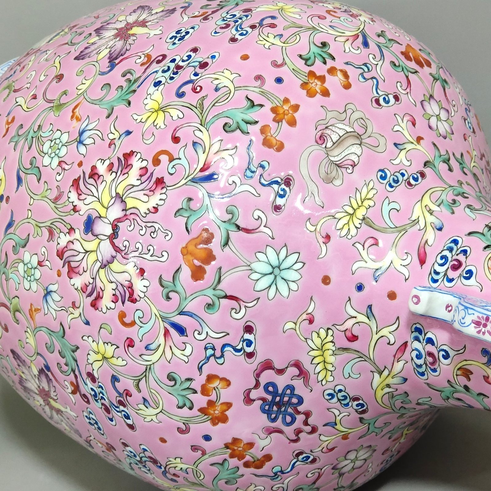 Qing Dynasty Jiaqing pink ground eight-treasure pattern blessing and longevity amphorae