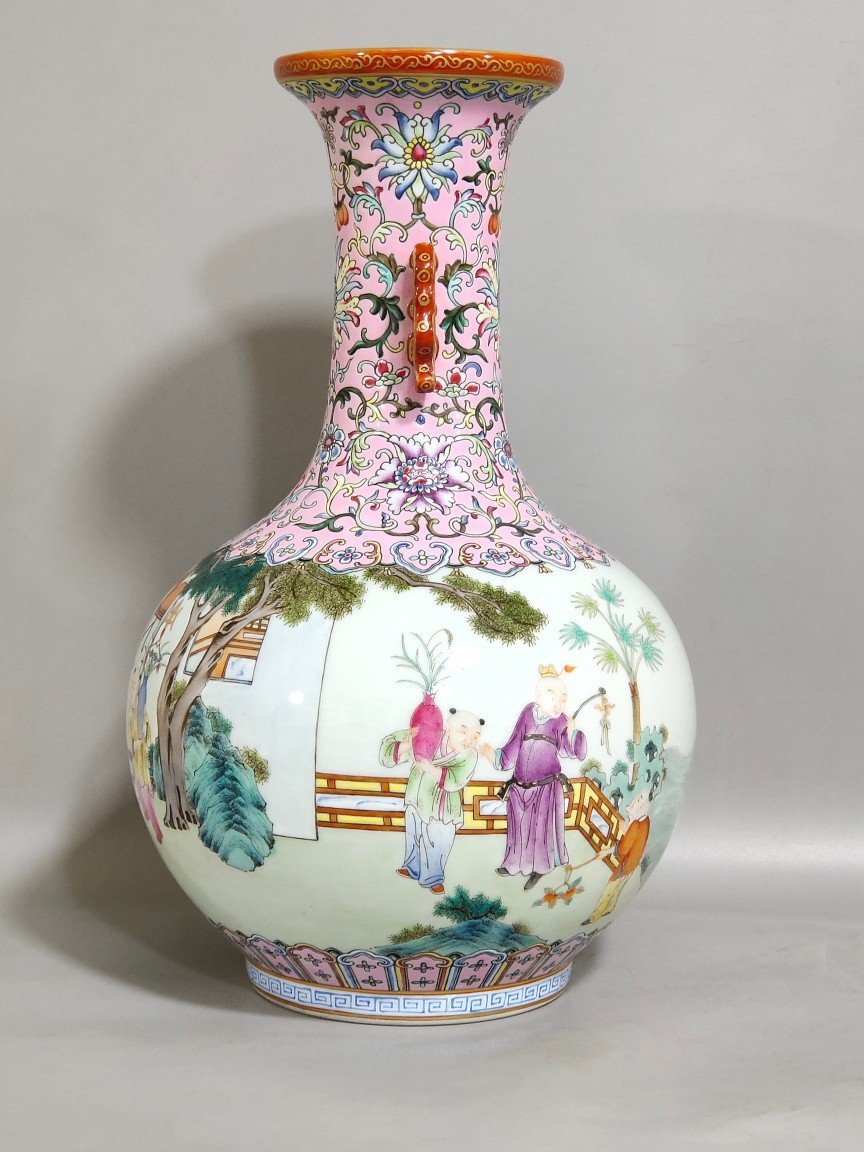 Qing Dynasty Jiaqing pink ground baby playing amphorae