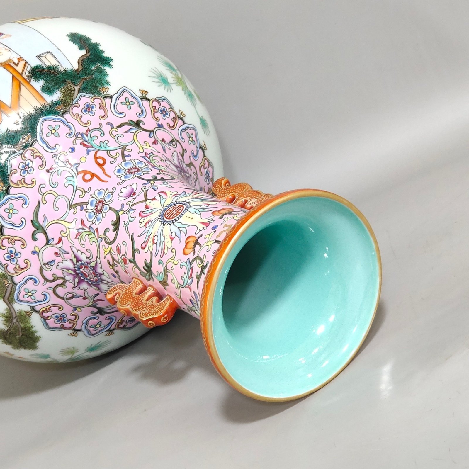 Qing Dynasty Jiaqing pink ground baby playing amphorae