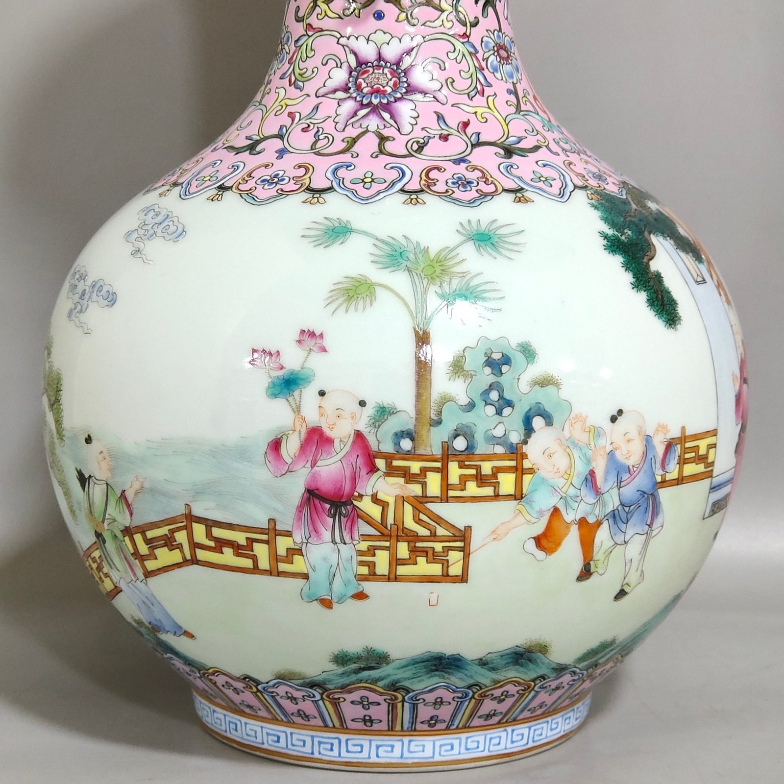 Qing Dynasty Jiaqing pink ground baby playing amphorae