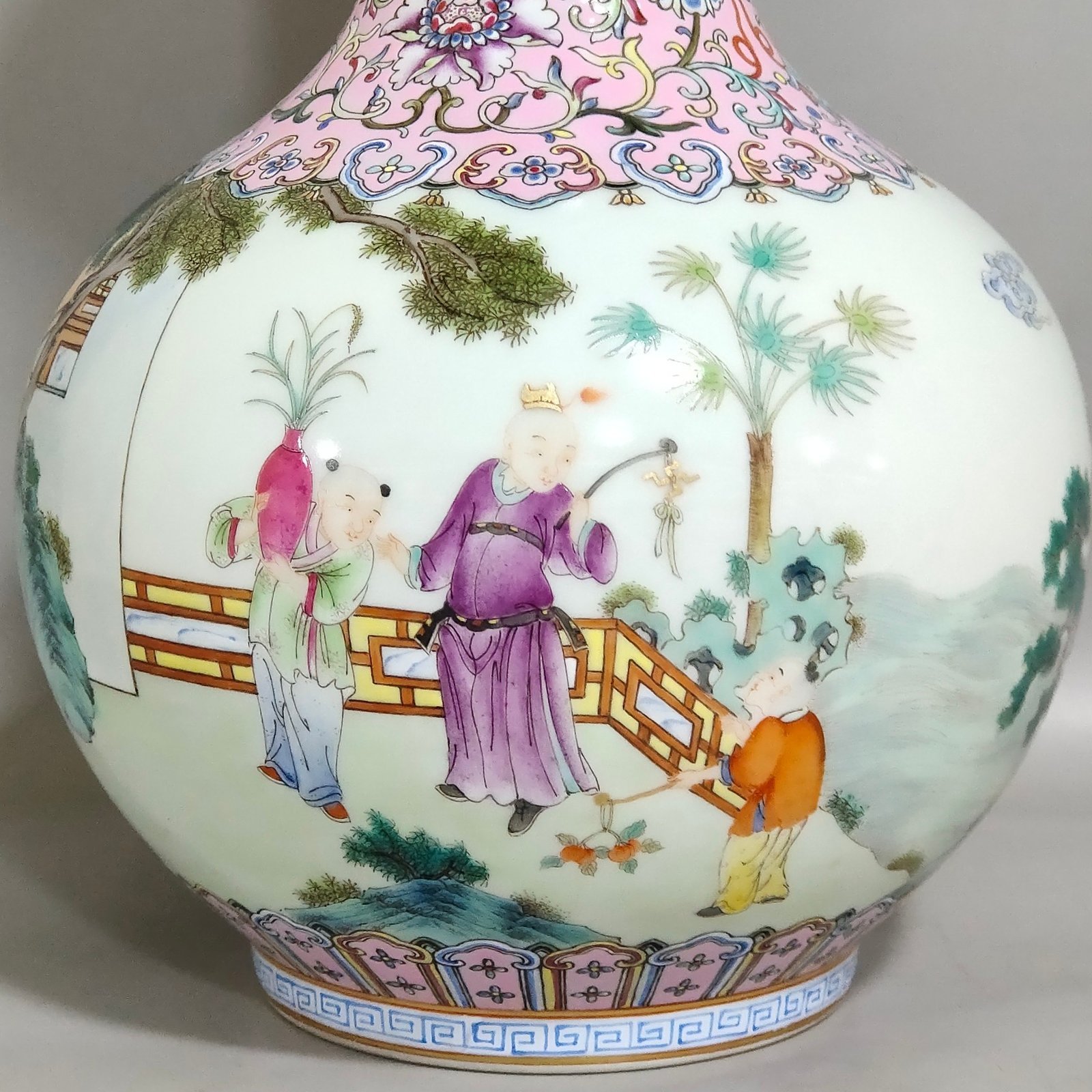 Qing Dynasty Jiaqing pink ground baby playing amphorae
