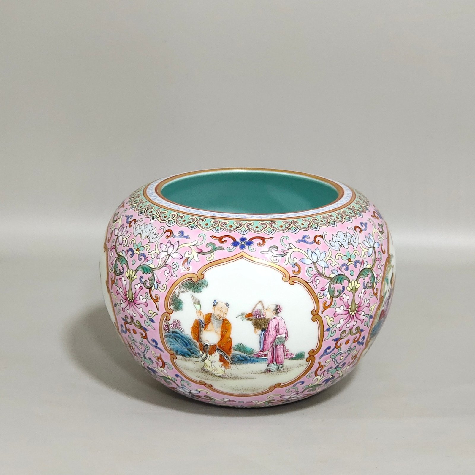 Qing Dynasty Jiaqing pink ground window character story washed