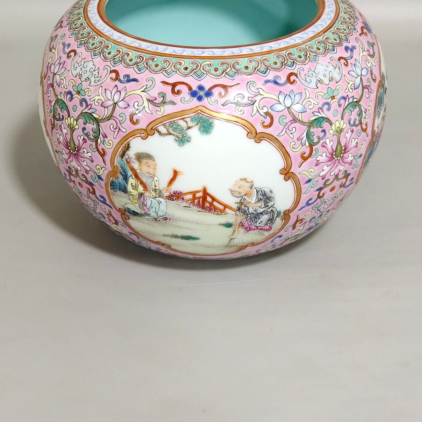 Qing Dynasty Jiaqing pink ground window character story washed