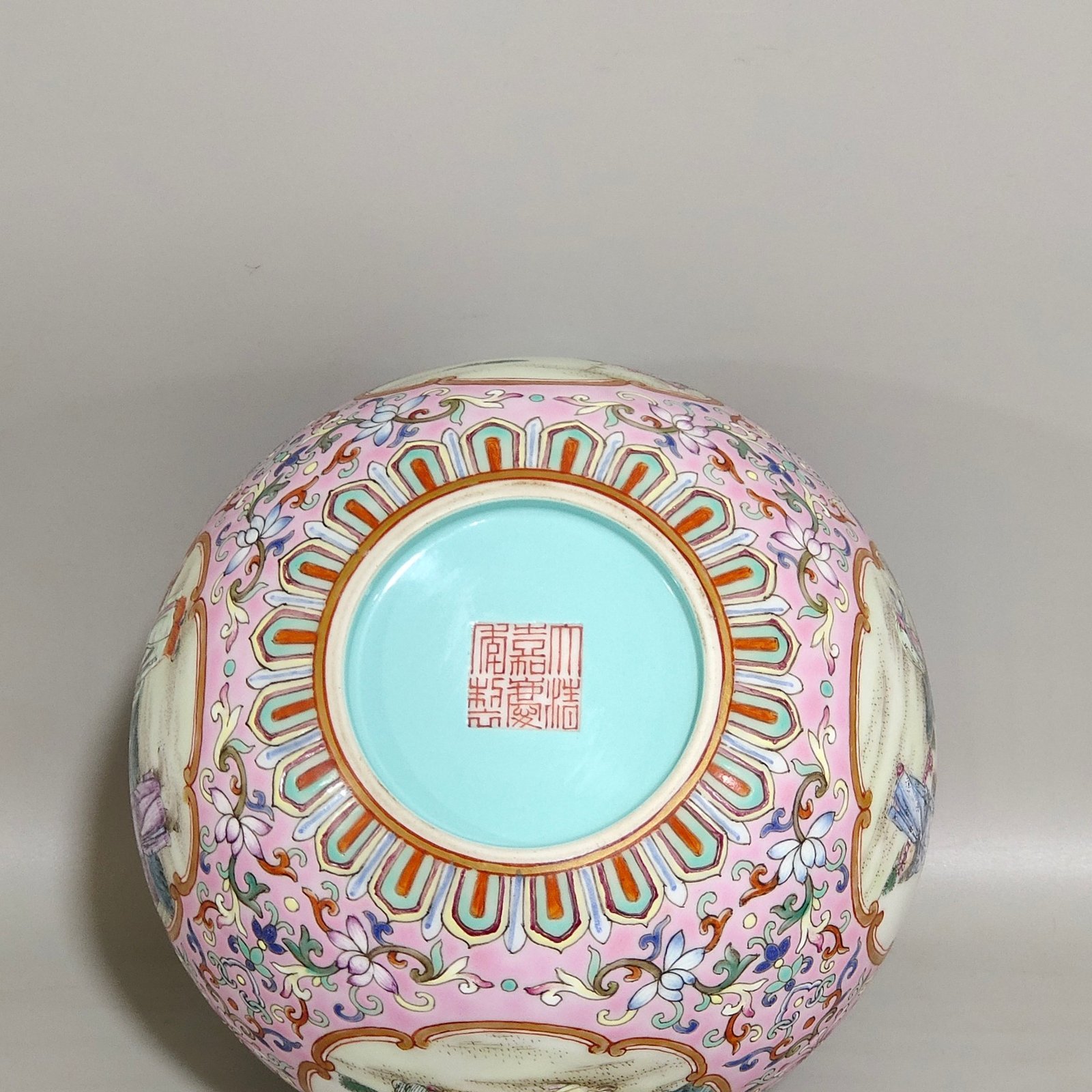 Qing Dynasty Jiaqing pink ground window character story washed