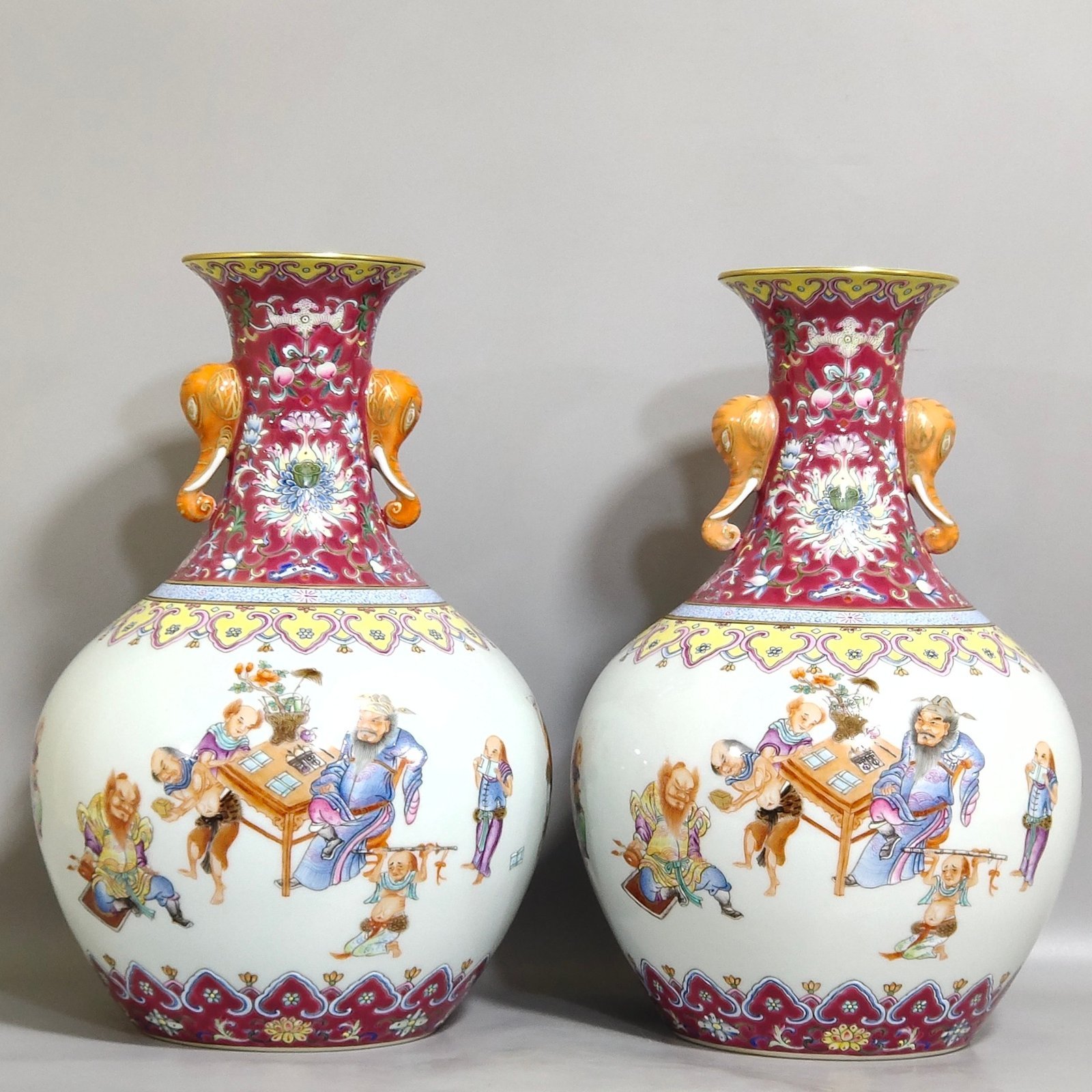Qing Dynasty Jiaqing rouge land character story elephant ear vase