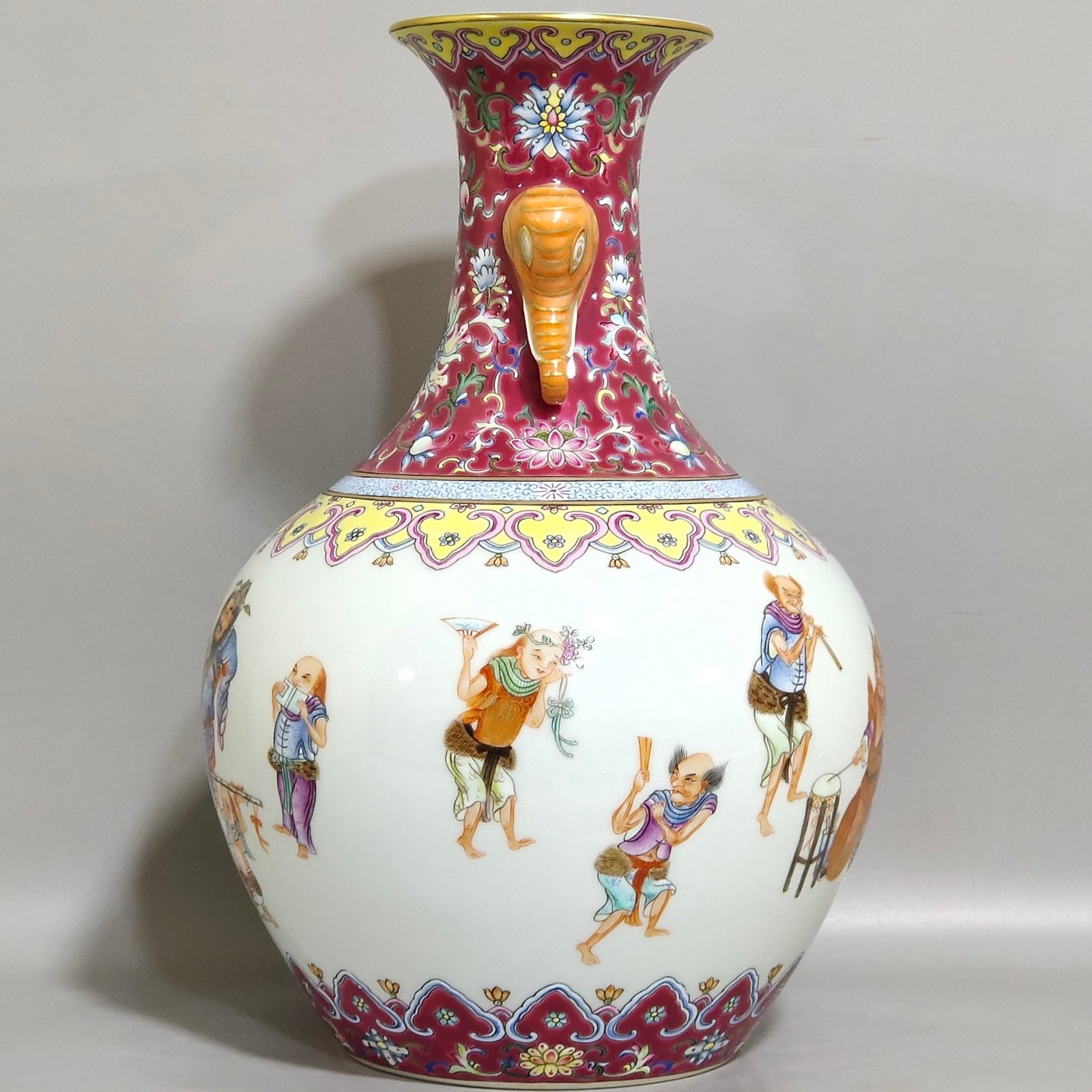 Qing Dynasty Jiaqing rouge land character story elephant ear vase