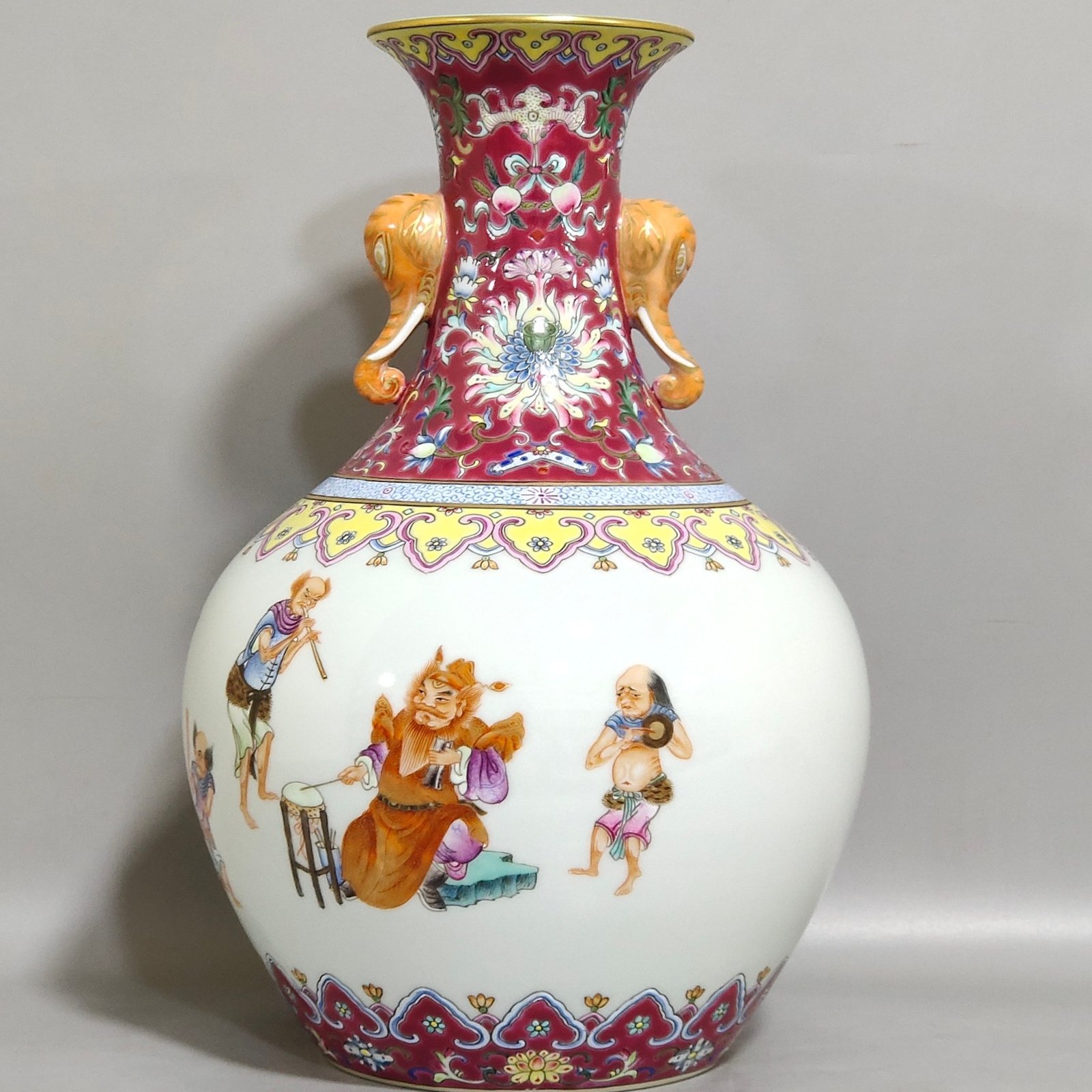 Qing Dynasty Jiaqing rouge land character story elephant ear vase