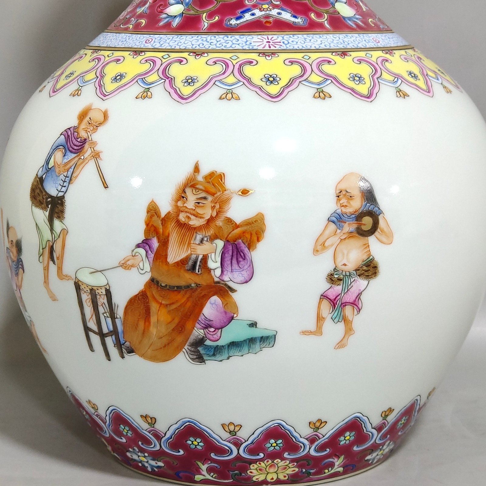 Qing Dynasty Jiaqing rouge land character story elephant ear vase