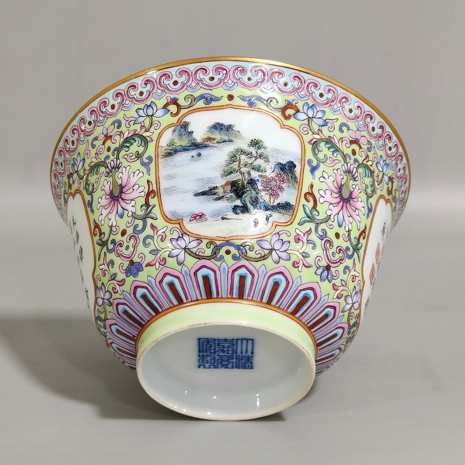 Qing Dynasty Jiaqing thin green space window opening landscape poem small bowl
