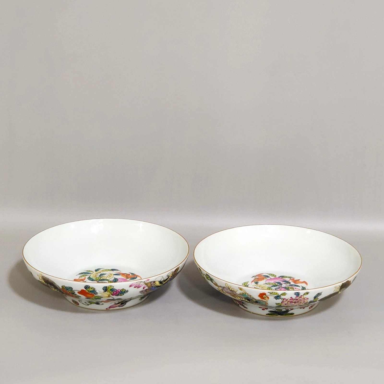 Qing Dynasty Jiaqing Die Lianhua bow bowl