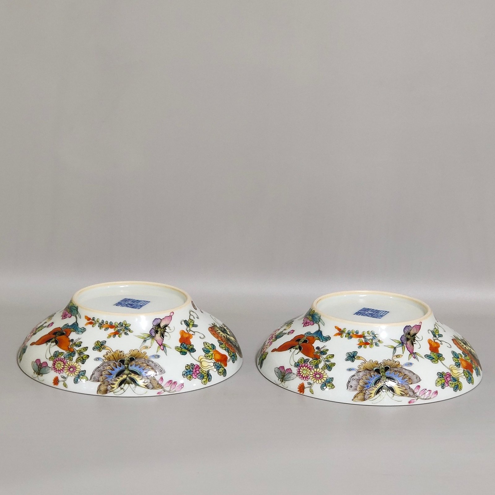 Qing Dynasty Jiaqing Die Lianhua bow bowl