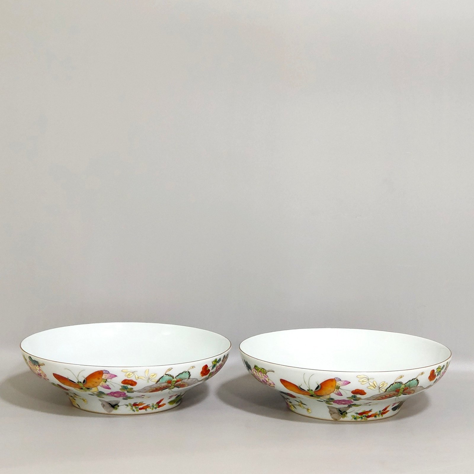 Qing Dynasty Jiaqing Die Lianhua bow bowl