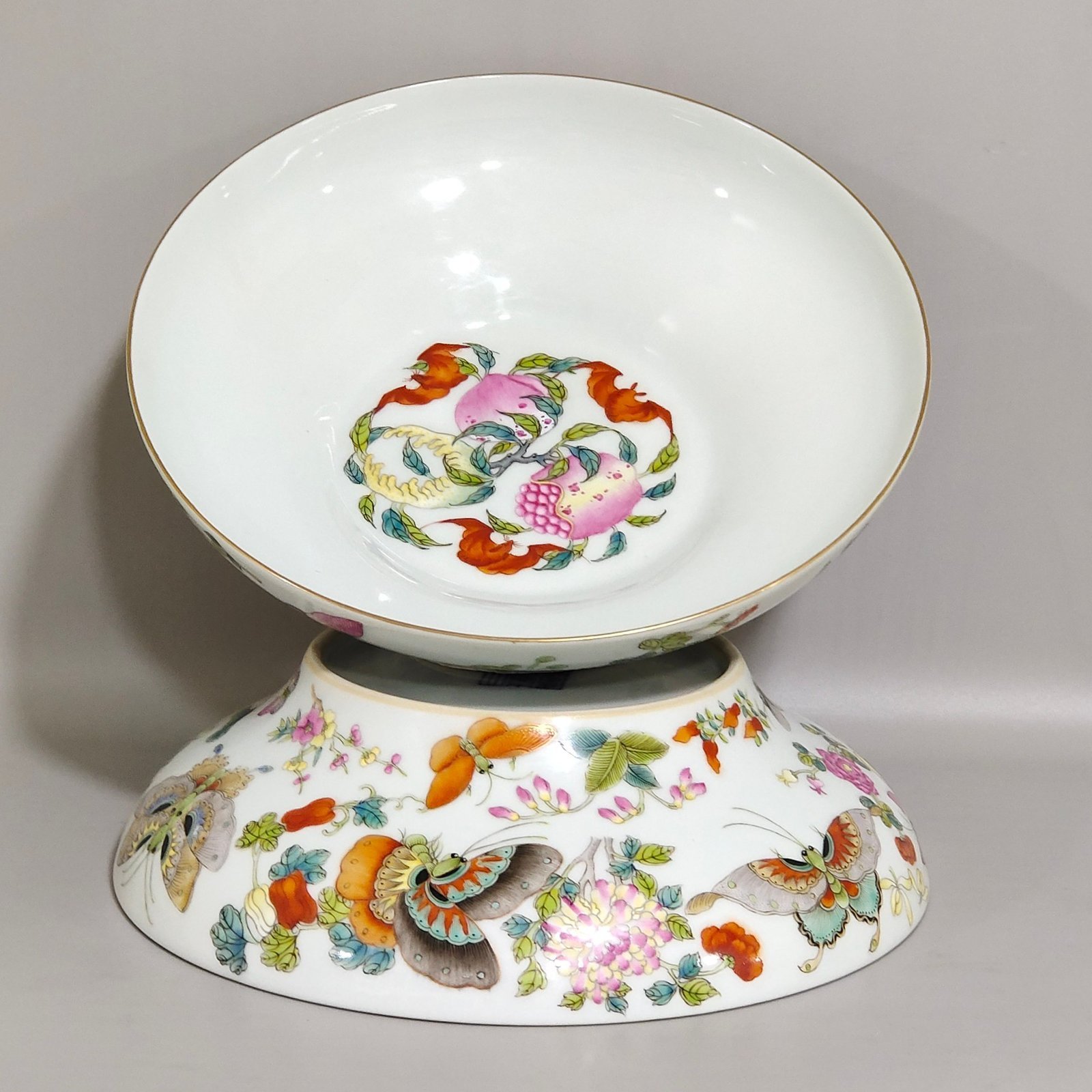 Qing Dynasty Jiaqing Die Lianhua bow bowl