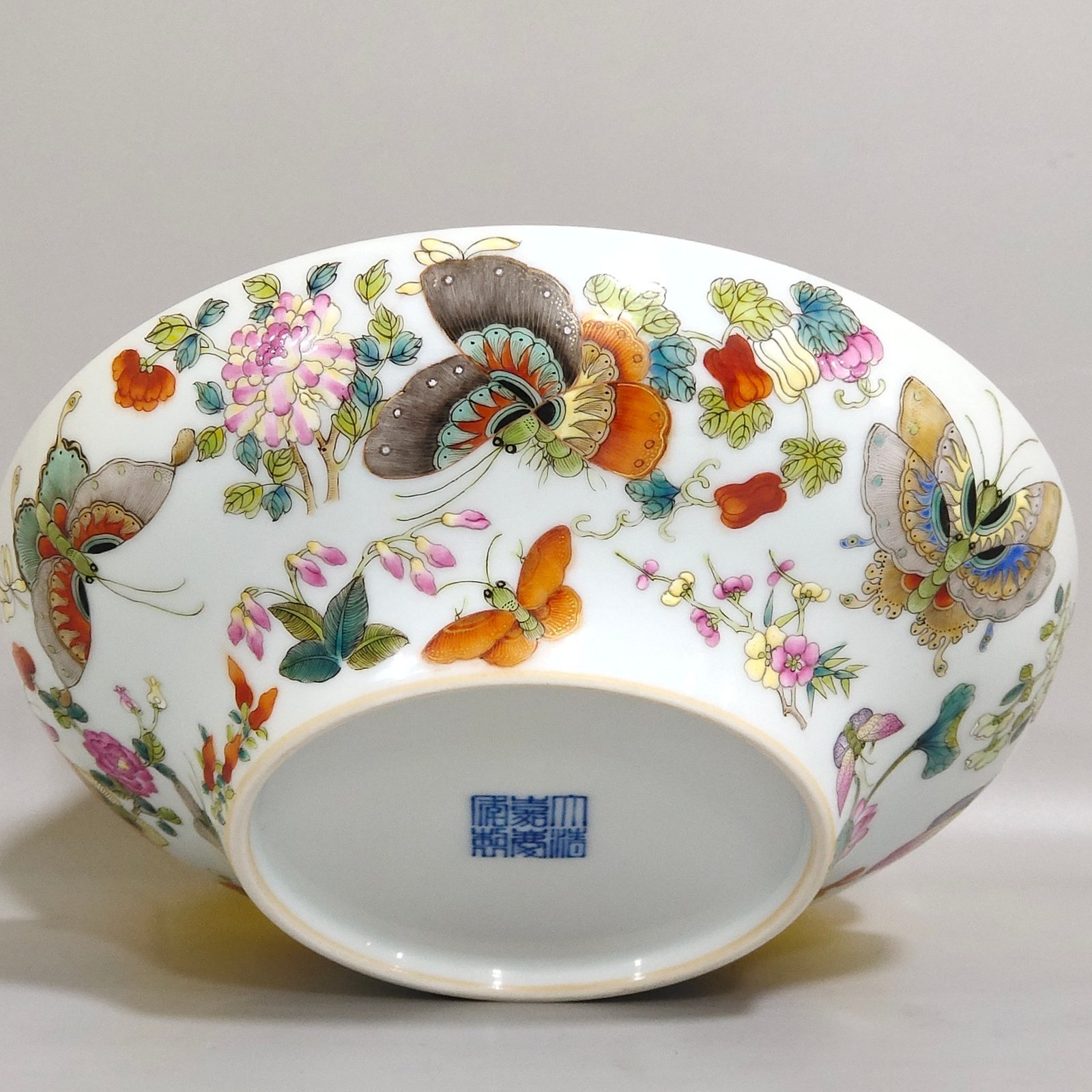 Qing Dynasty Jiaqing Die Lianhua bow bowl