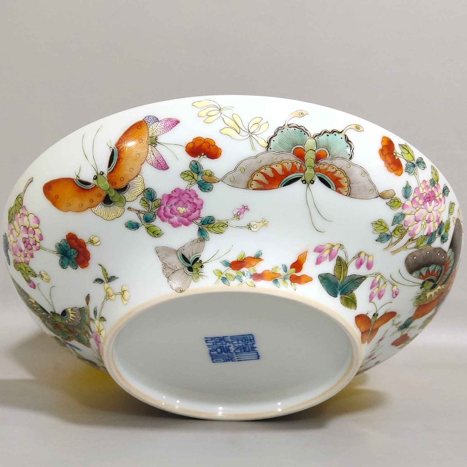 Qing Dynasty Jiaqing Die Lianhua bow bowl