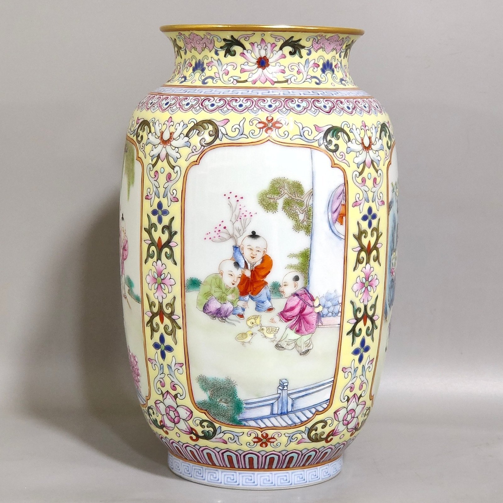 Qing Dynasty Jiaqing yellow ground window lantern vase with baby playing