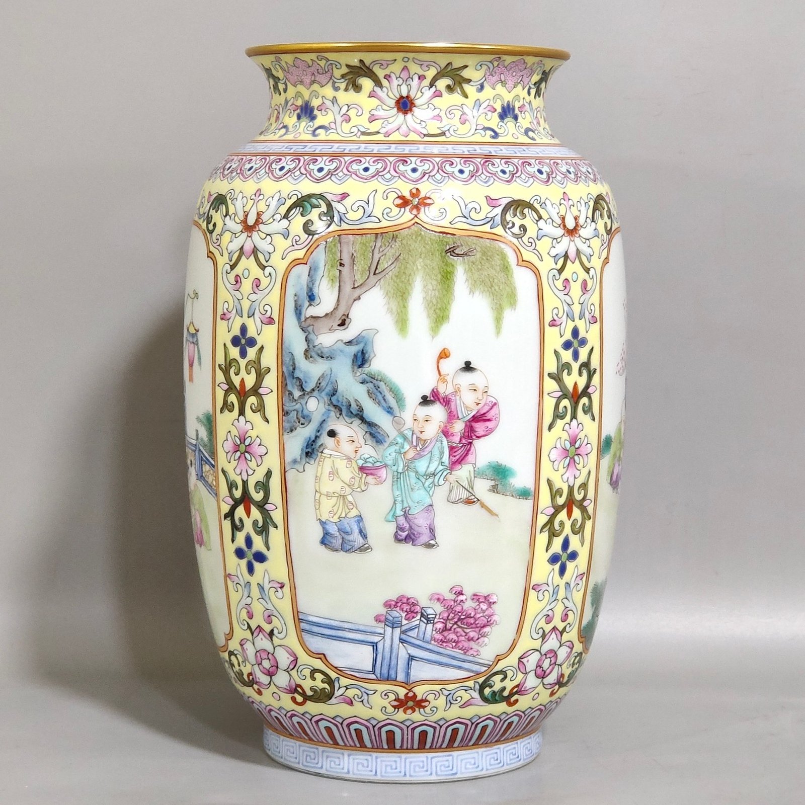 Qing Dynasty Jiaqing yellow ground window lantern vase with baby playing