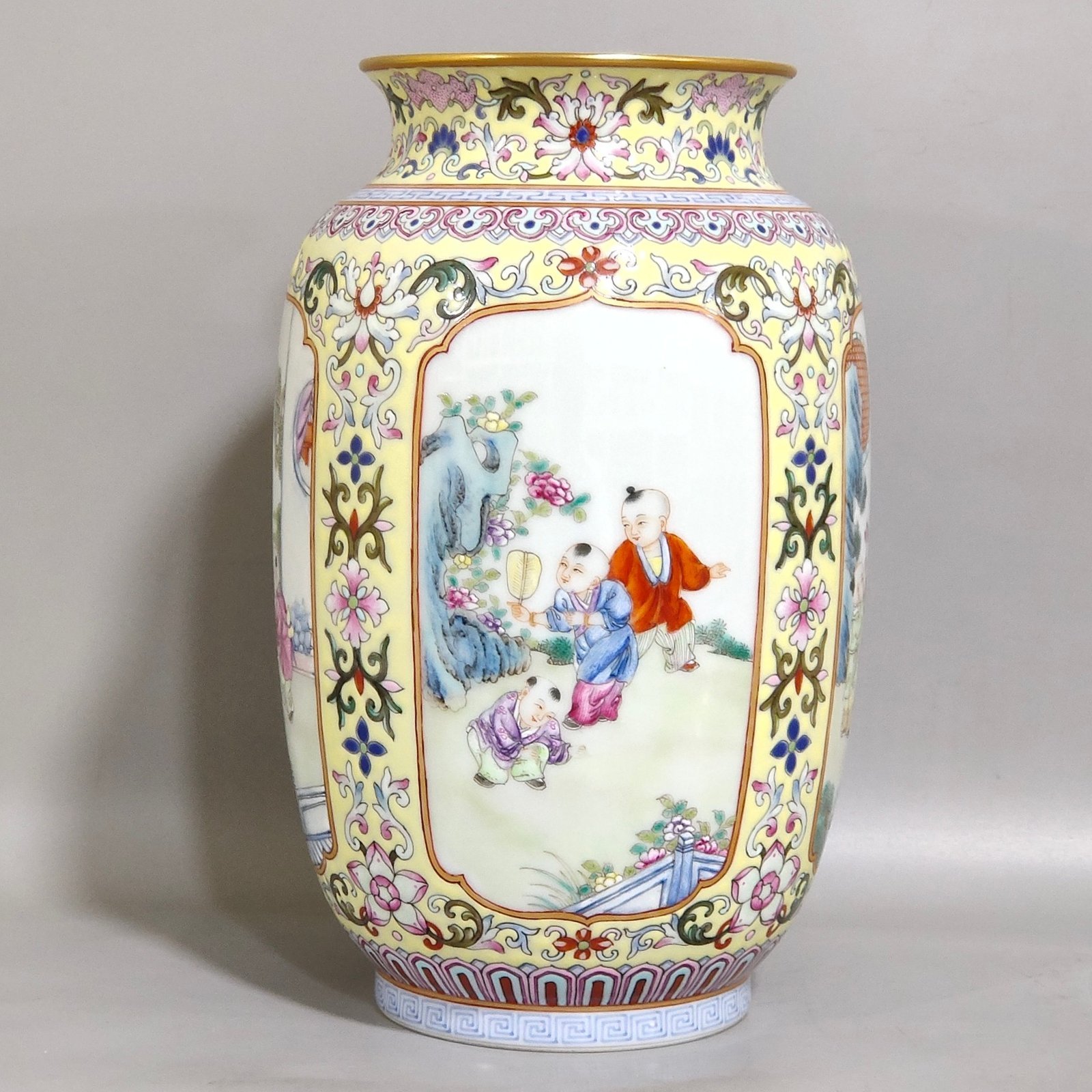 Qing Dynasty Jiaqing yellow ground window lantern vase with baby playing