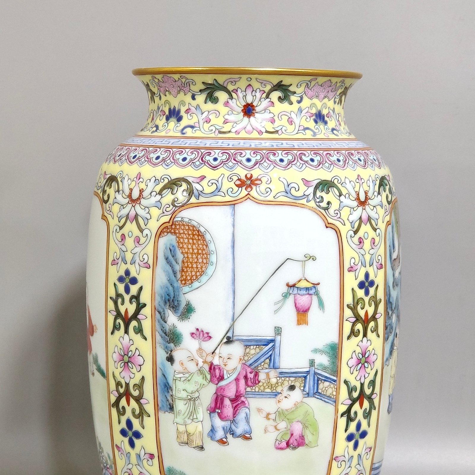 Qing Dynasty Jiaqing yellow ground window lantern vase with baby playing