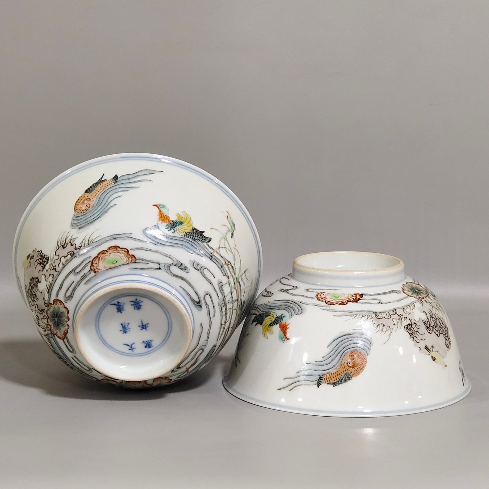 Qing Dynasty Kangxi colorful mandarin duck lotus and kingfisher bowl
