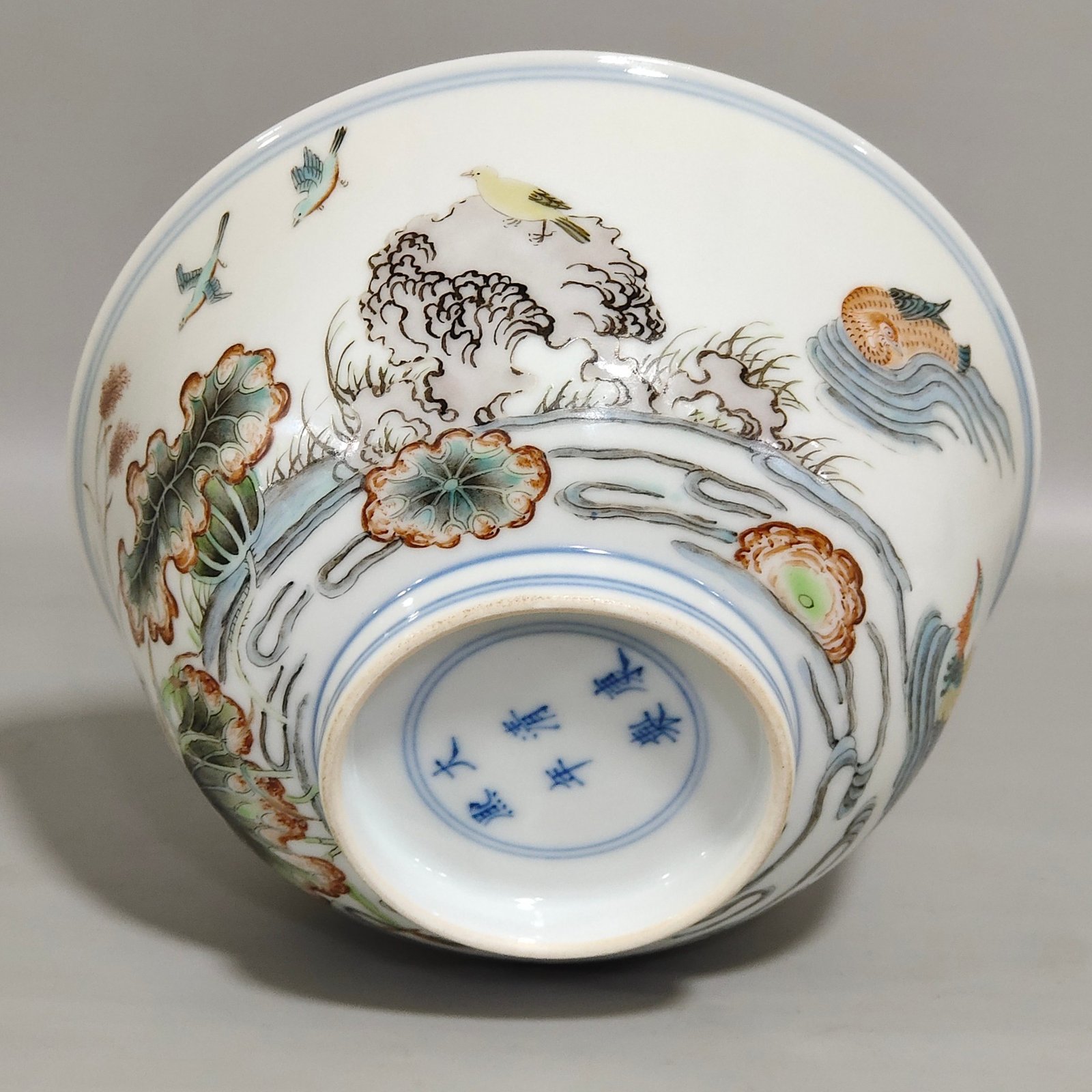 Qing Dynasty Kangxi colorful mandarin duck lotus and kingfisher bowl