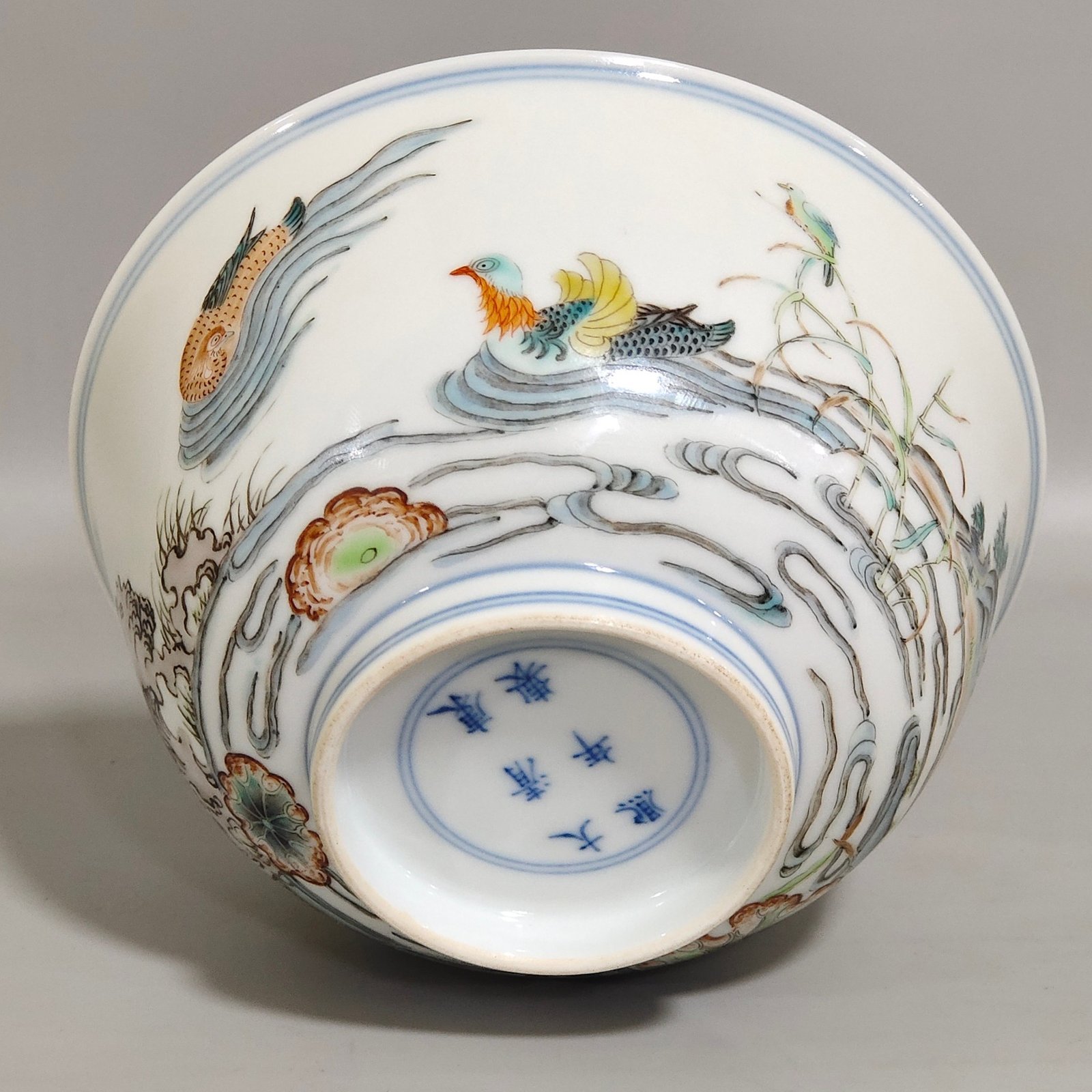 Qing Dynasty Kangxi colorful mandarin duck lotus and kingfisher bowl