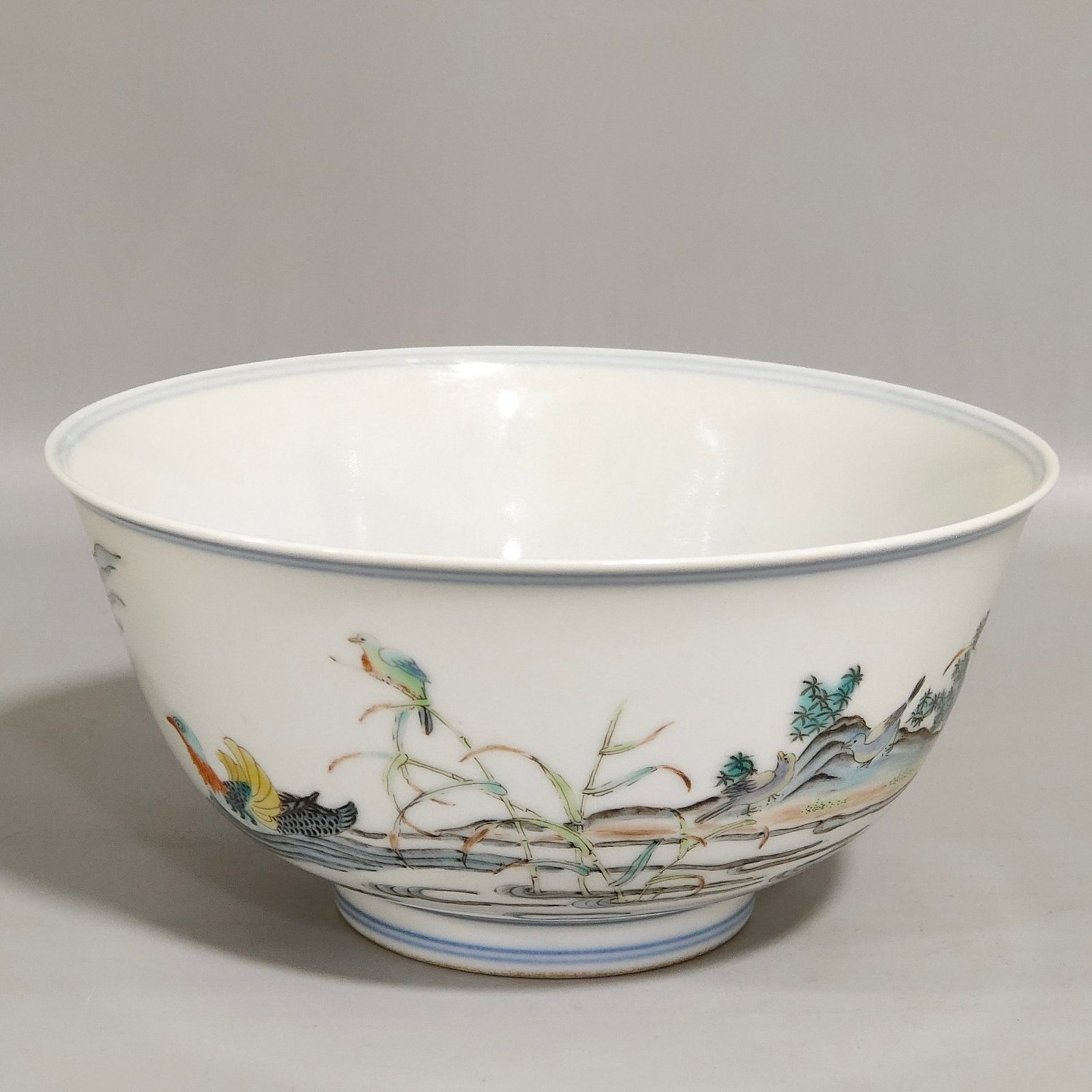 Qing Dynasty Kangxi colorful mandarin duck lotus and kingfisher bowl