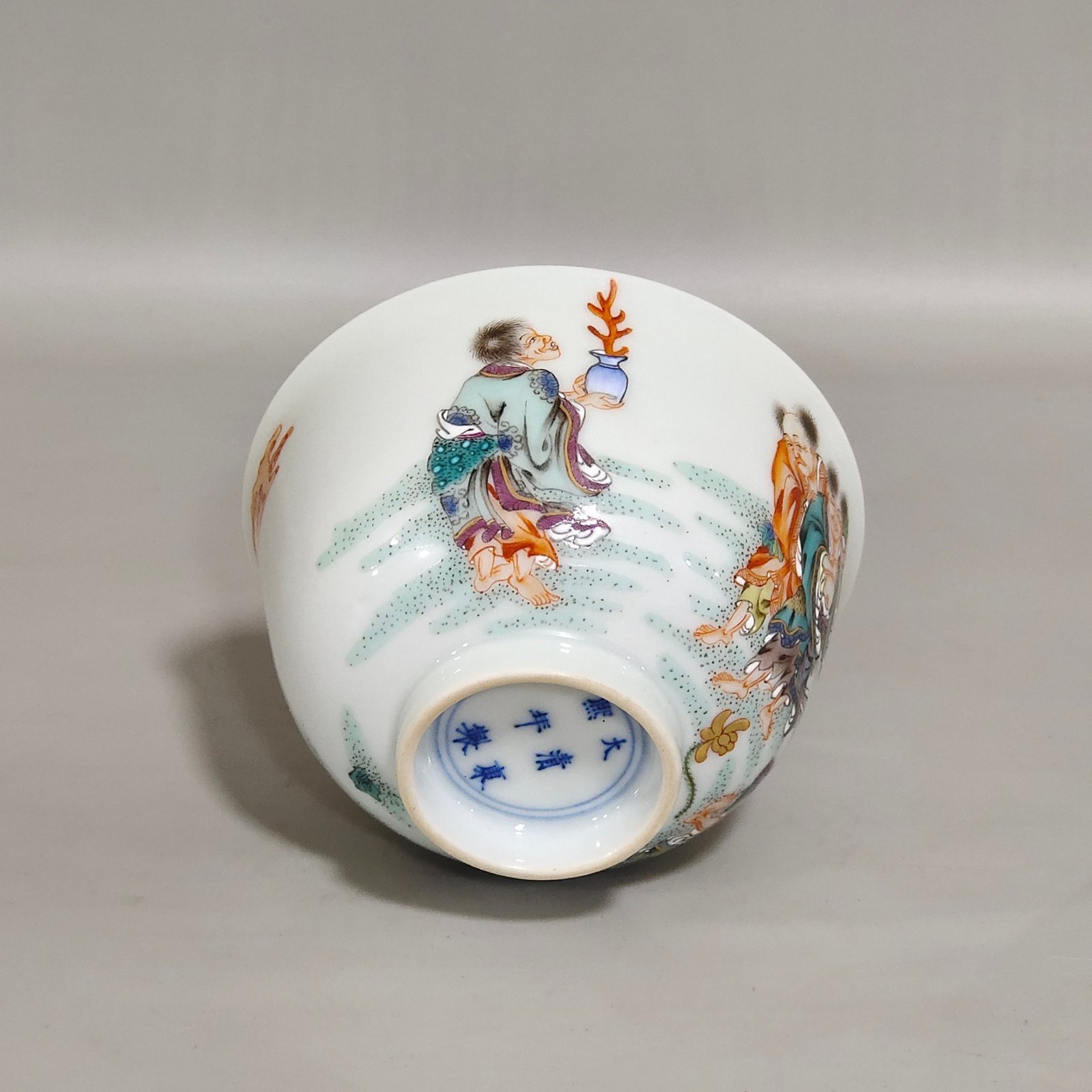 Qing Dynasty Kangxi character story cup