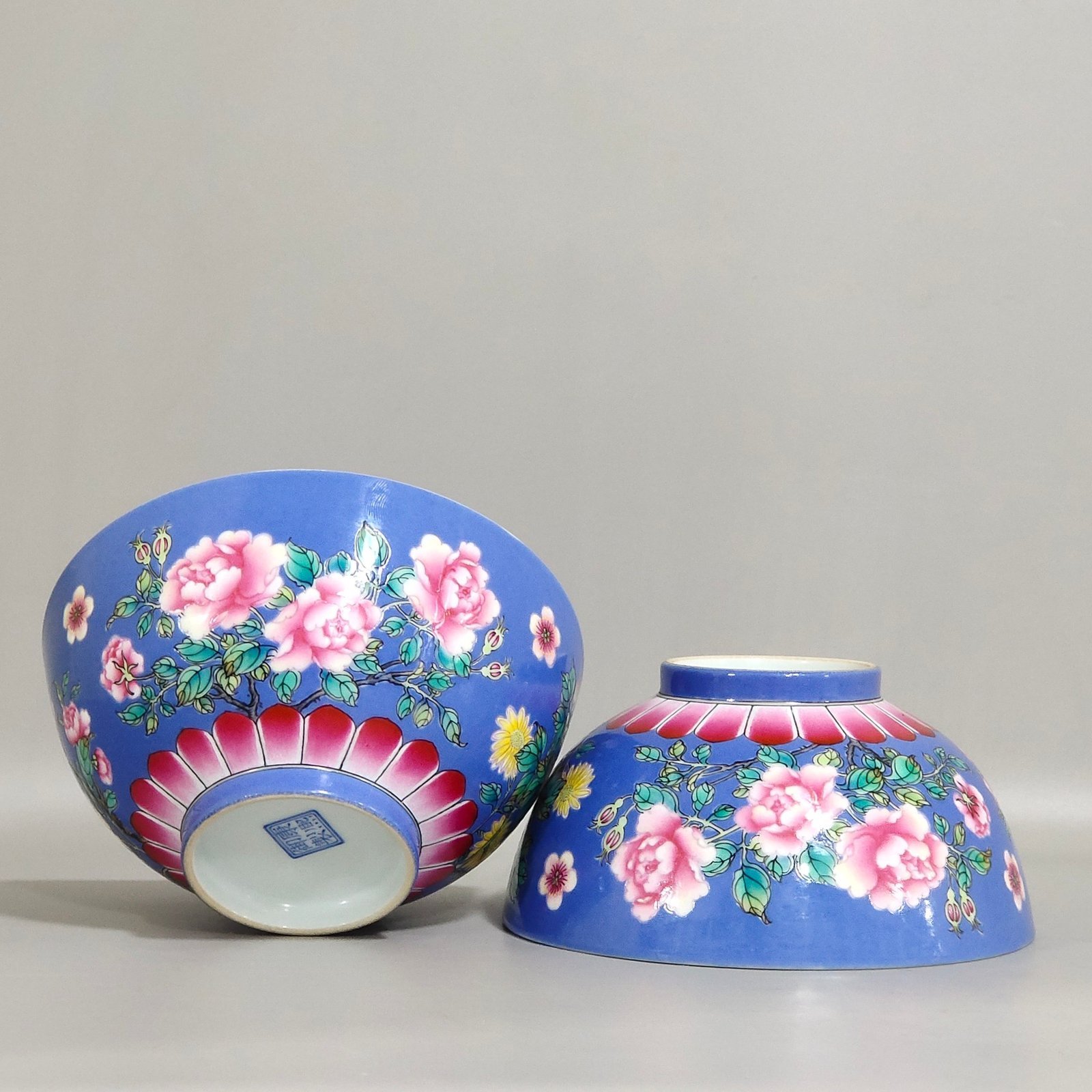 Qing Dynasty Emperor Kangxi enamel violet glaze flower bowl