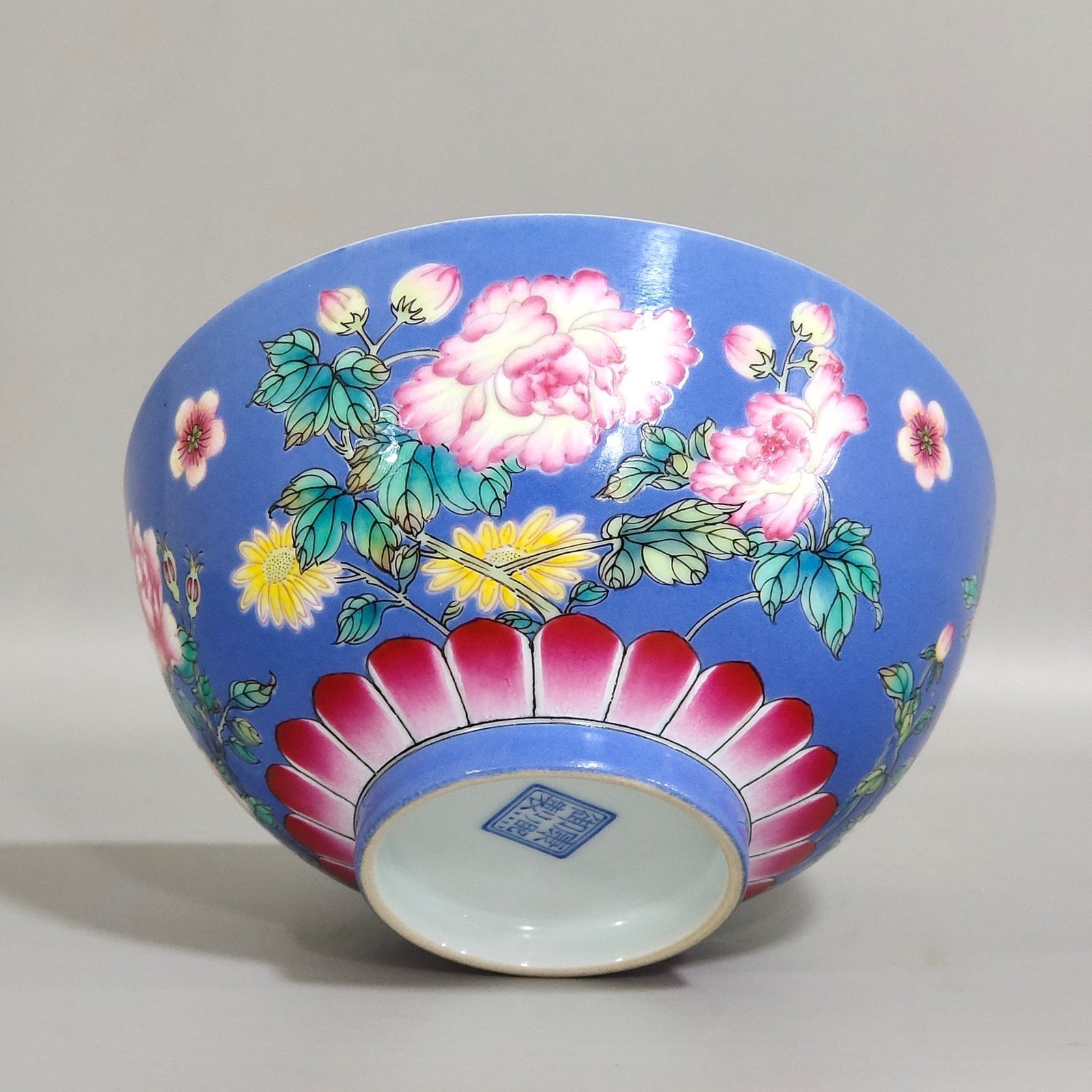Qing Dynasty Emperor Kangxi enamel violet glaze flower bowl