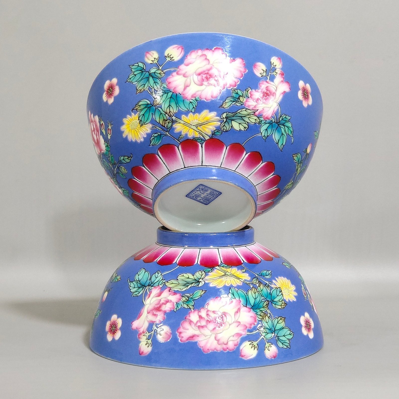 Qing Dynasty Emperor Kangxi enamel violet glaze flower bowl