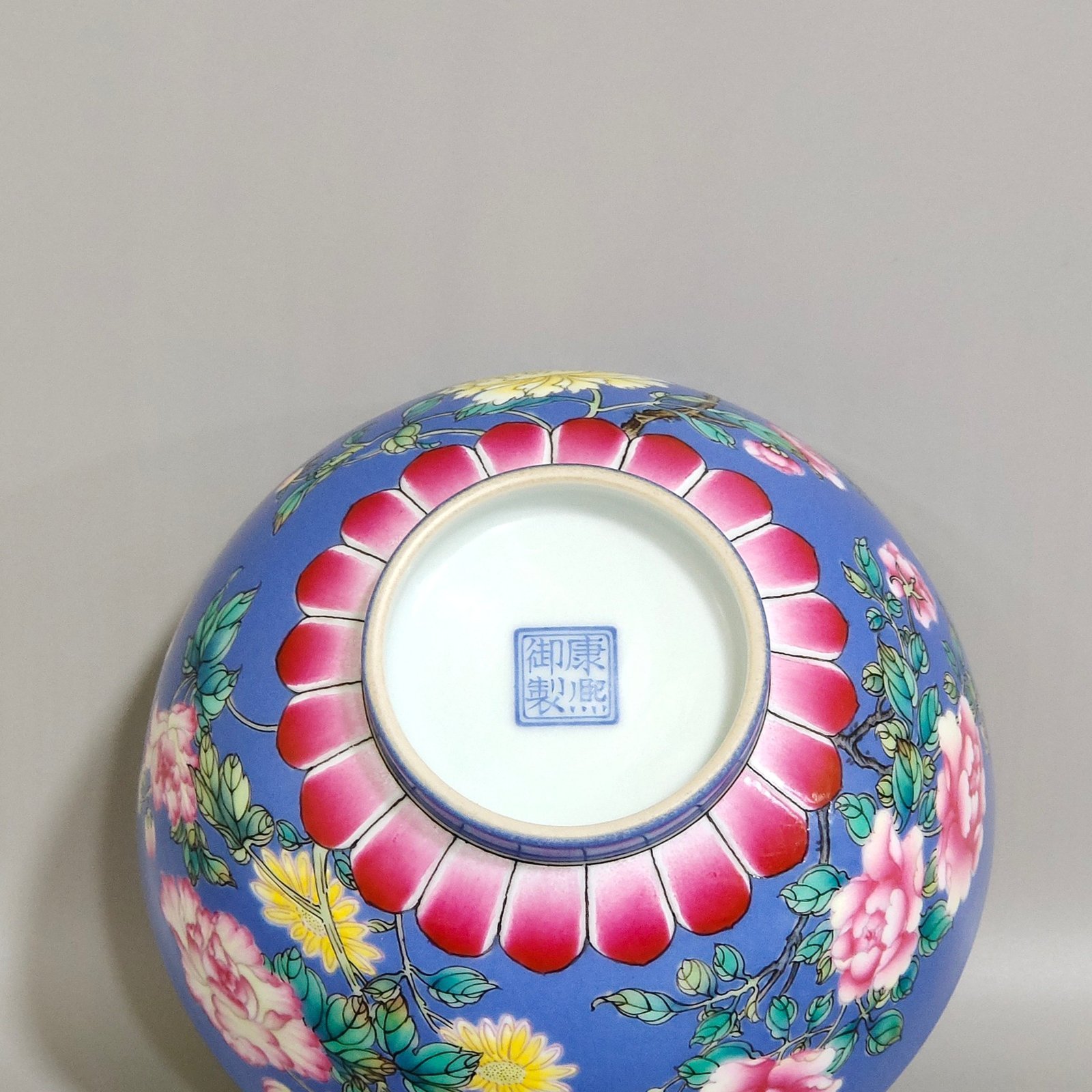 Qing Dynasty Emperor Kangxi enamel violet glaze flower bowl