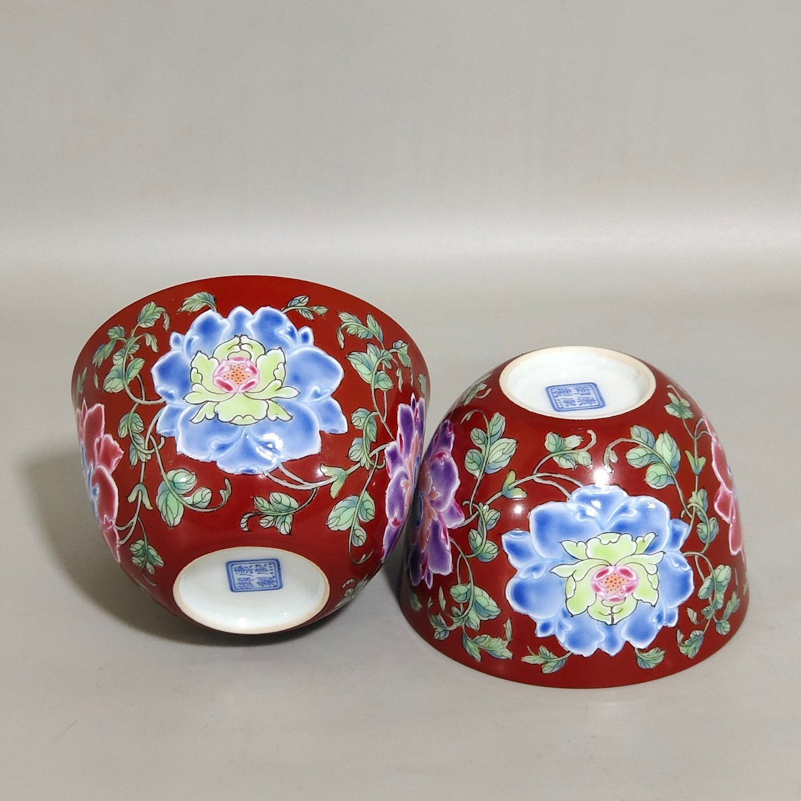 Qing Dynasty Kangxi Coral red flower cup