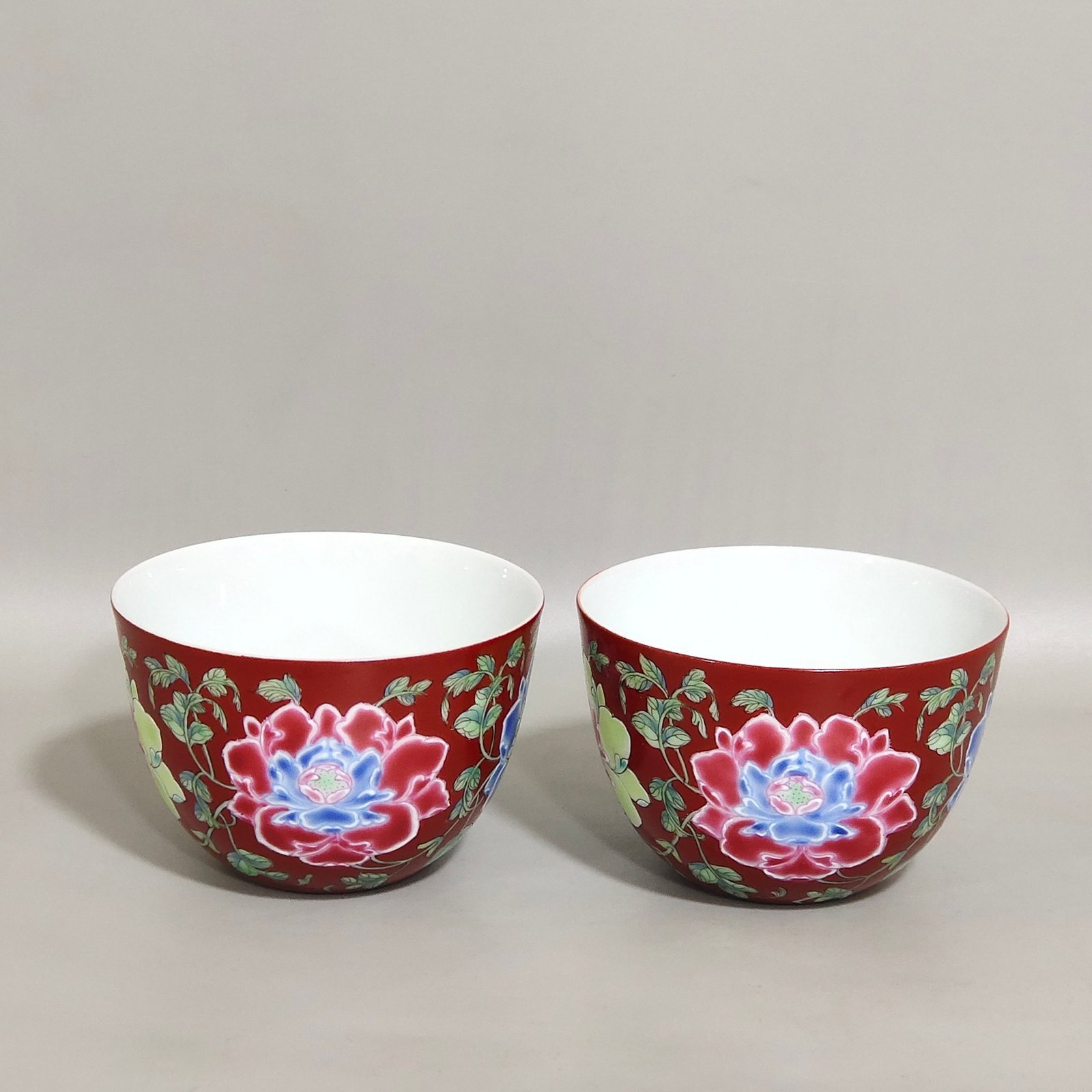 Qing Dynasty Kangxi Coral red flower cup