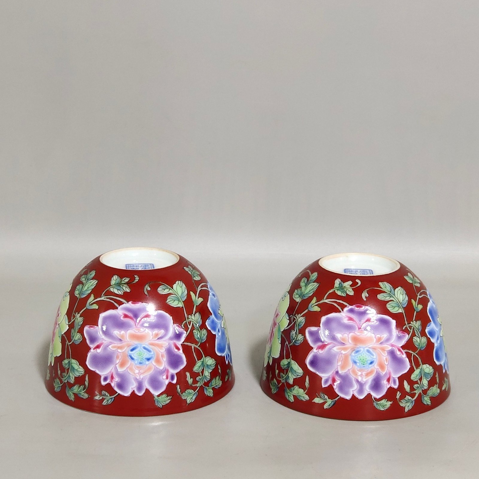 Qing Dynasty Kangxi Coral red flower cup