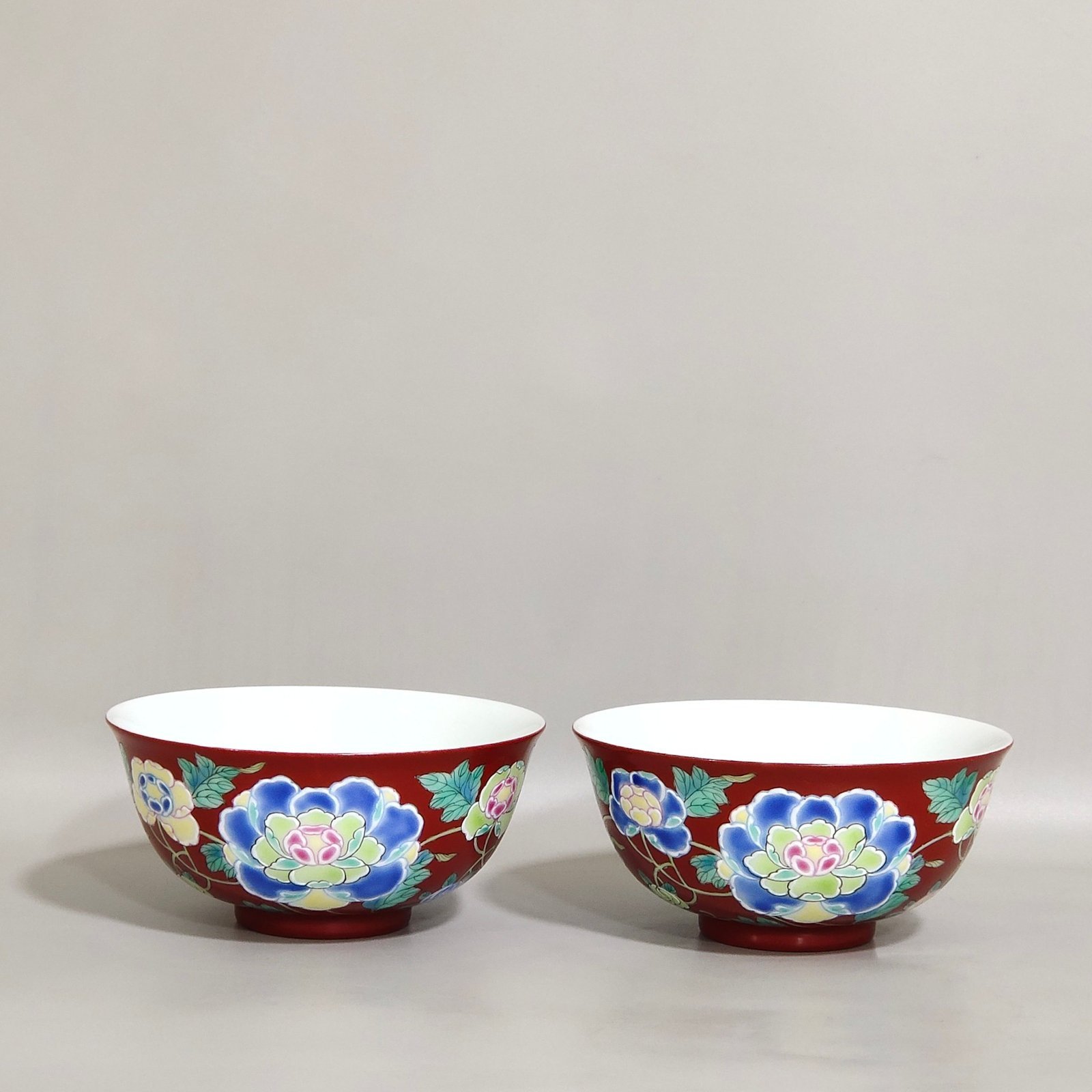 Qing Dynasty Kangxi Coral red flower cup