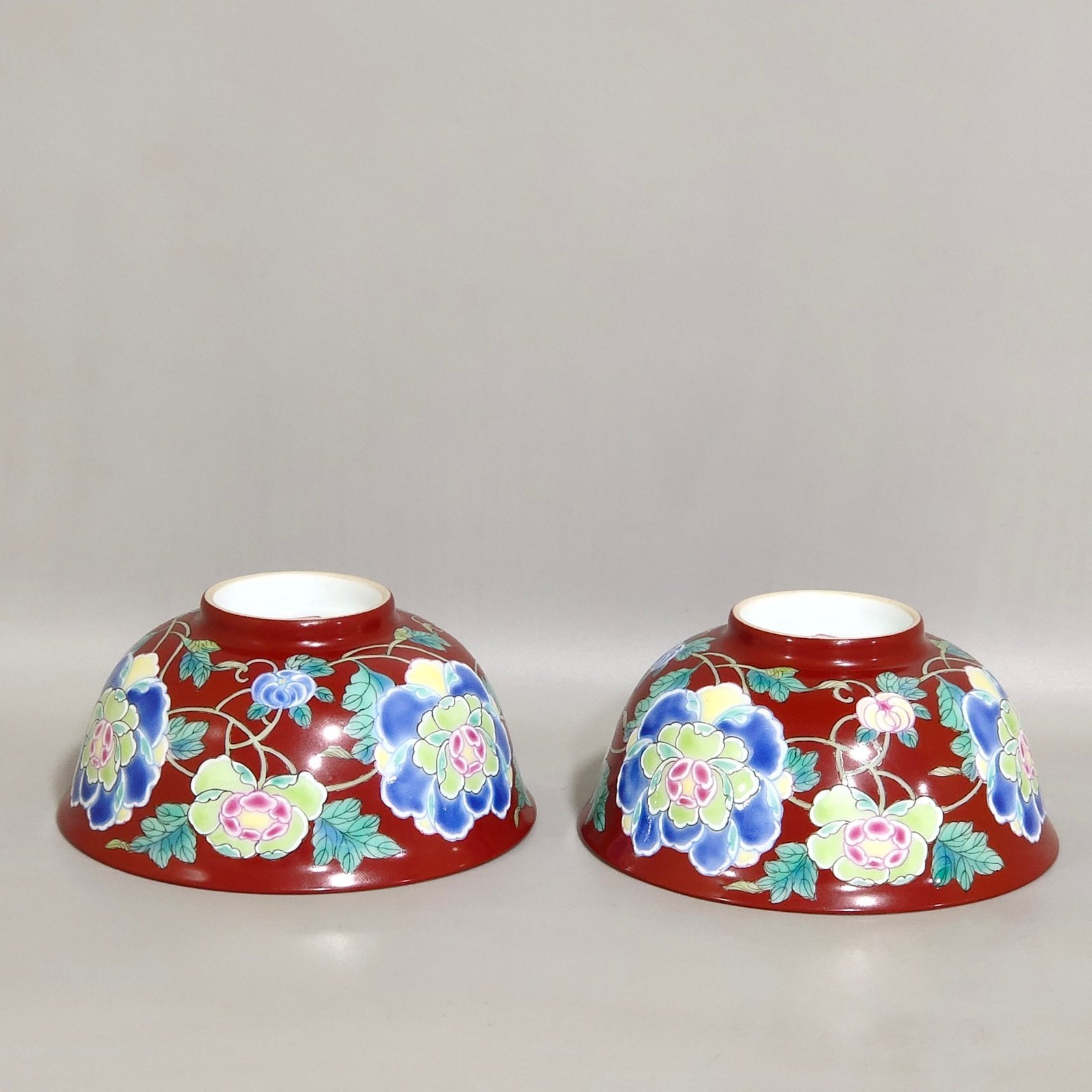 Qing Dynasty Kangxi Coral red flower cup